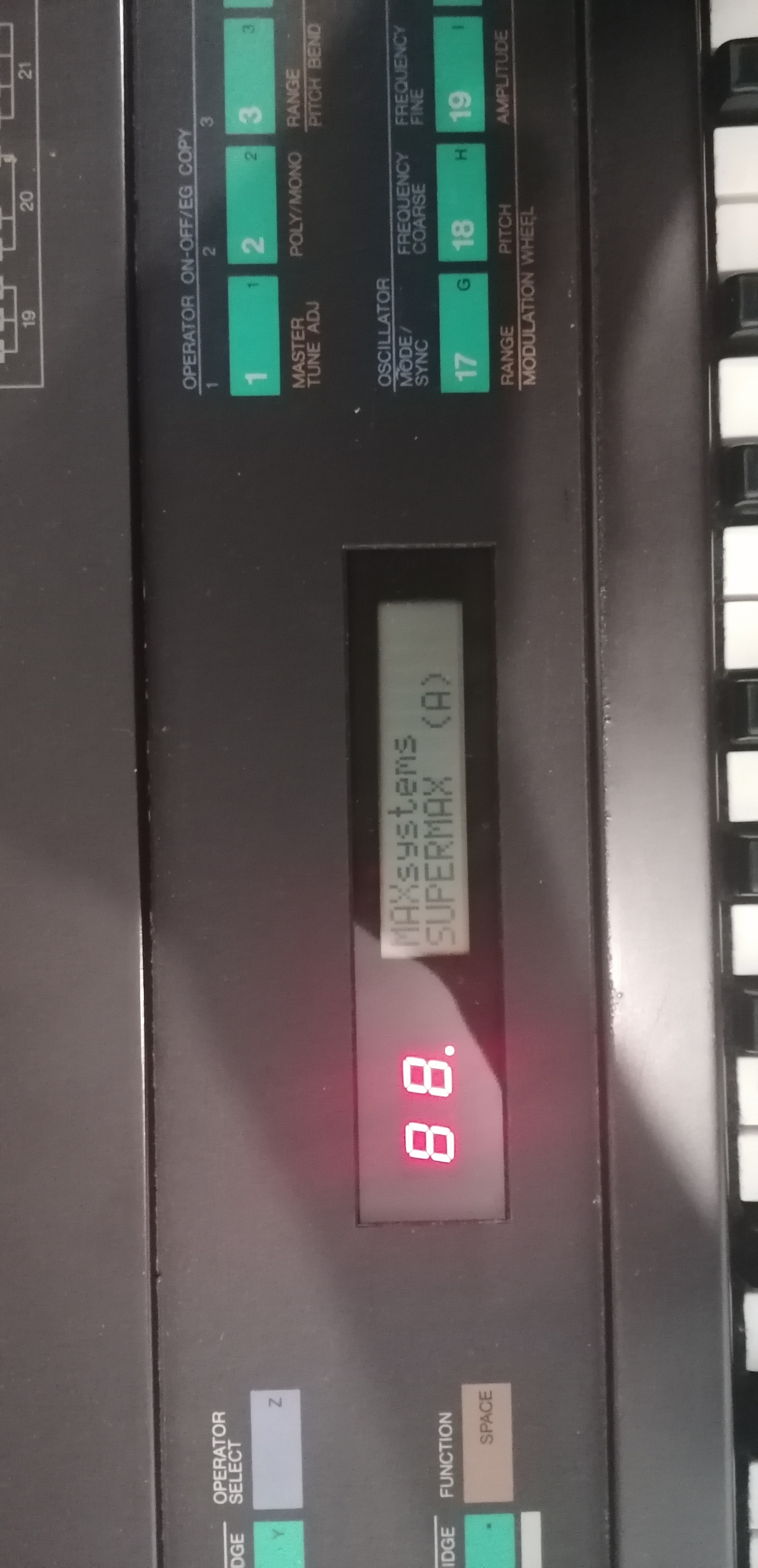 Yamaha DX7 (70147)