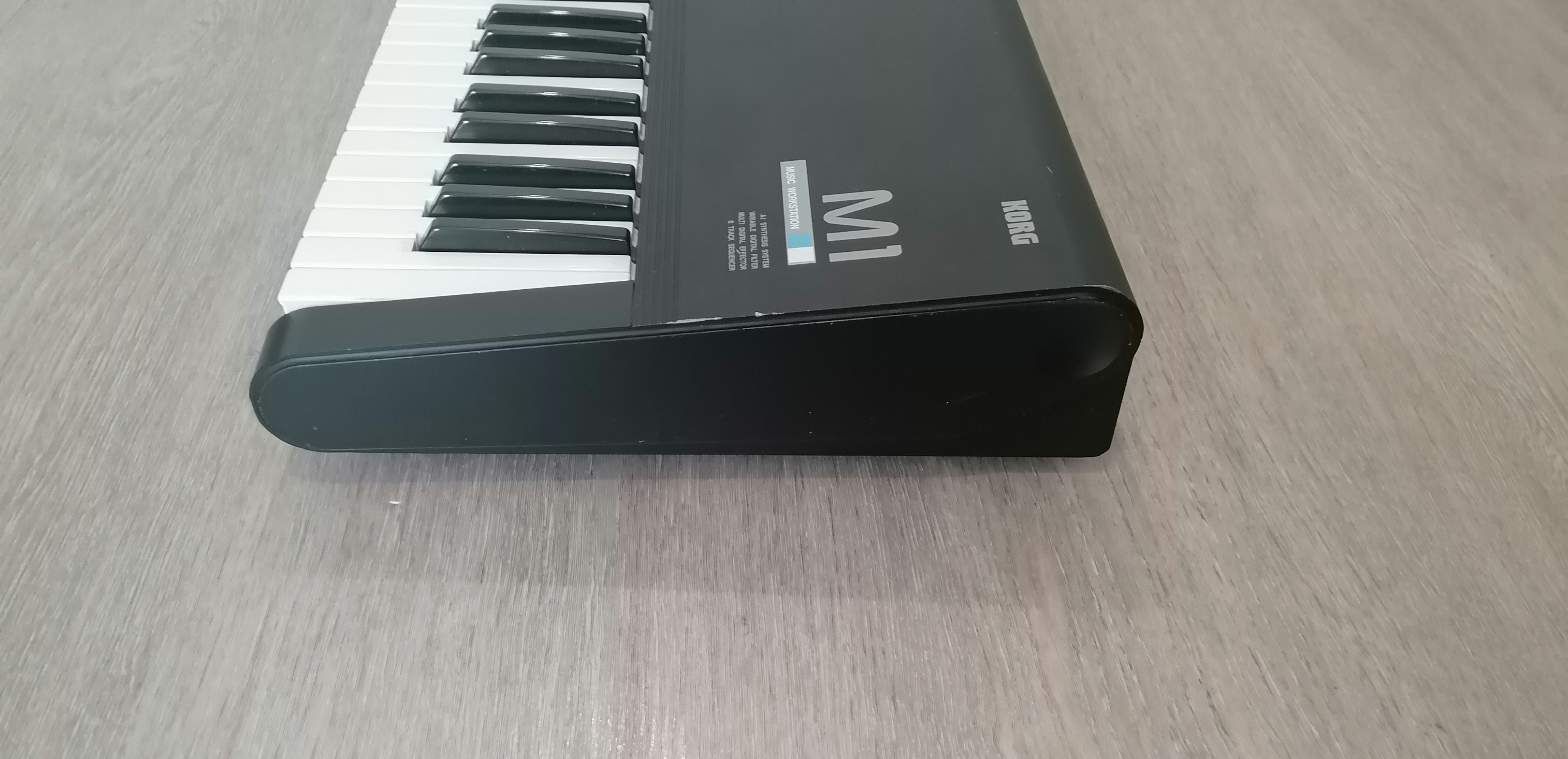 Korg M1 (75961)