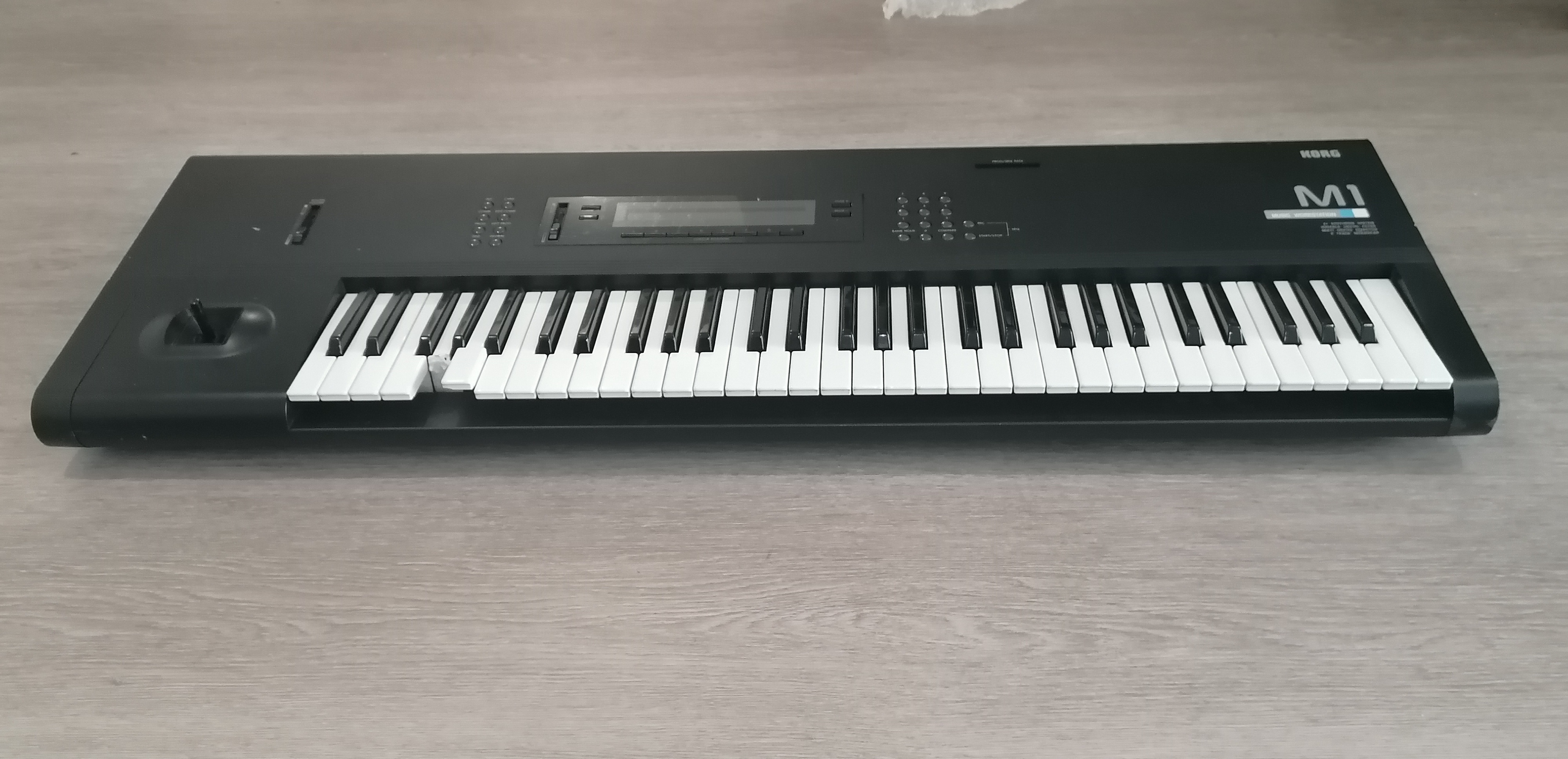 Korg M1 (5865)