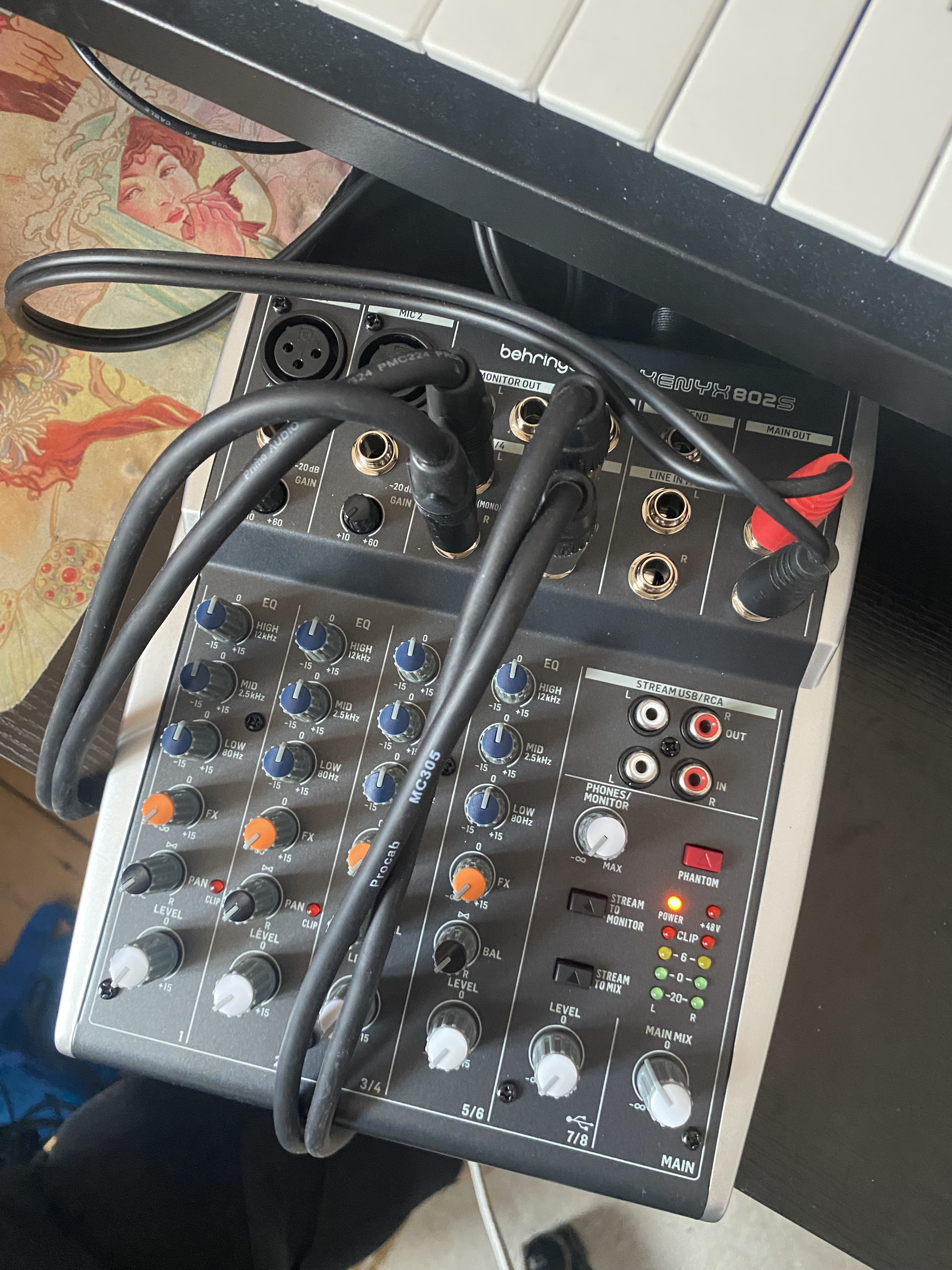 Vends Behringer Xenyx 802S, Mixeur Analogique avec Interface Streaming USB	 