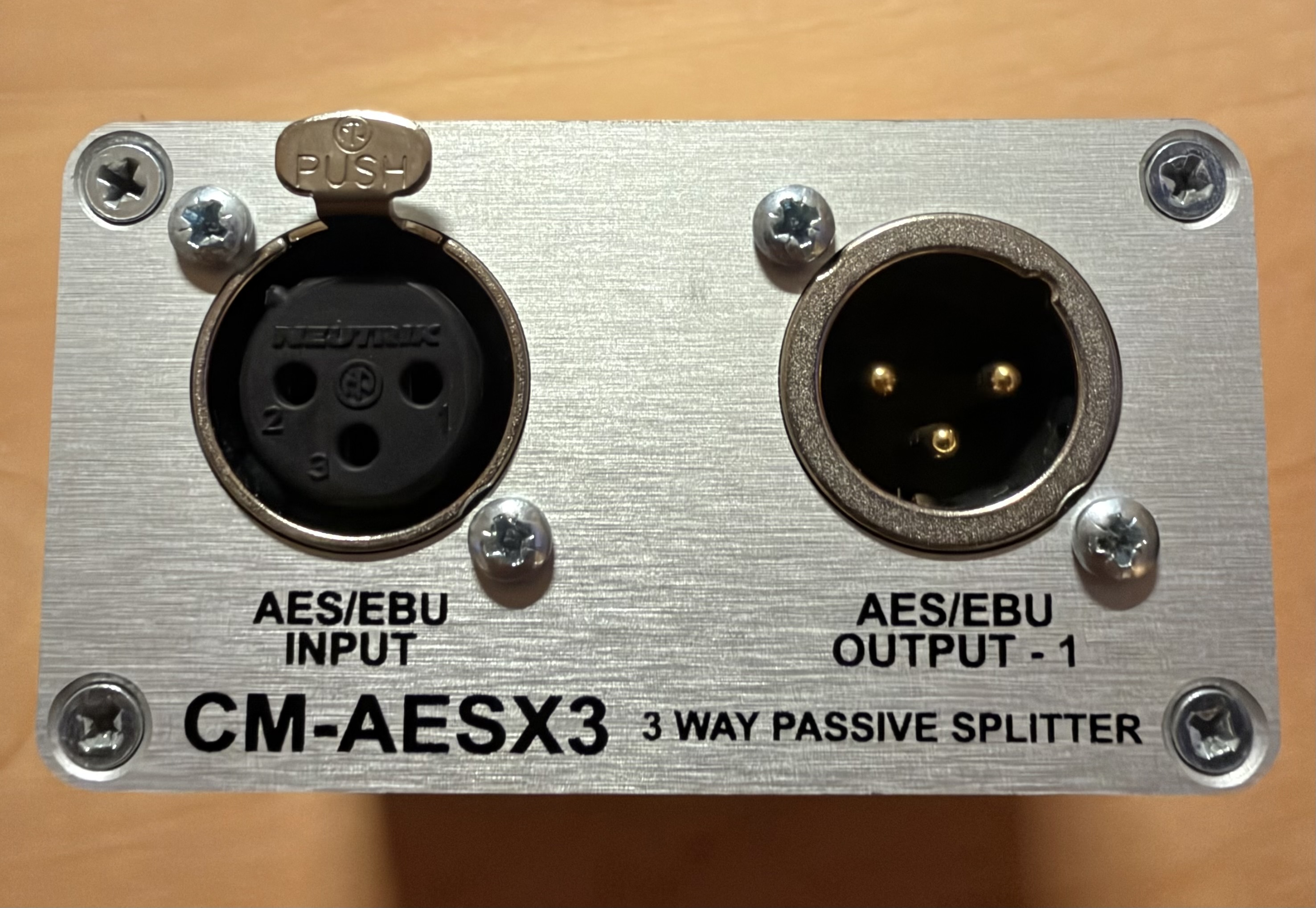 Vends splitter AES passif 3ch SONIFEX CM-AESX3