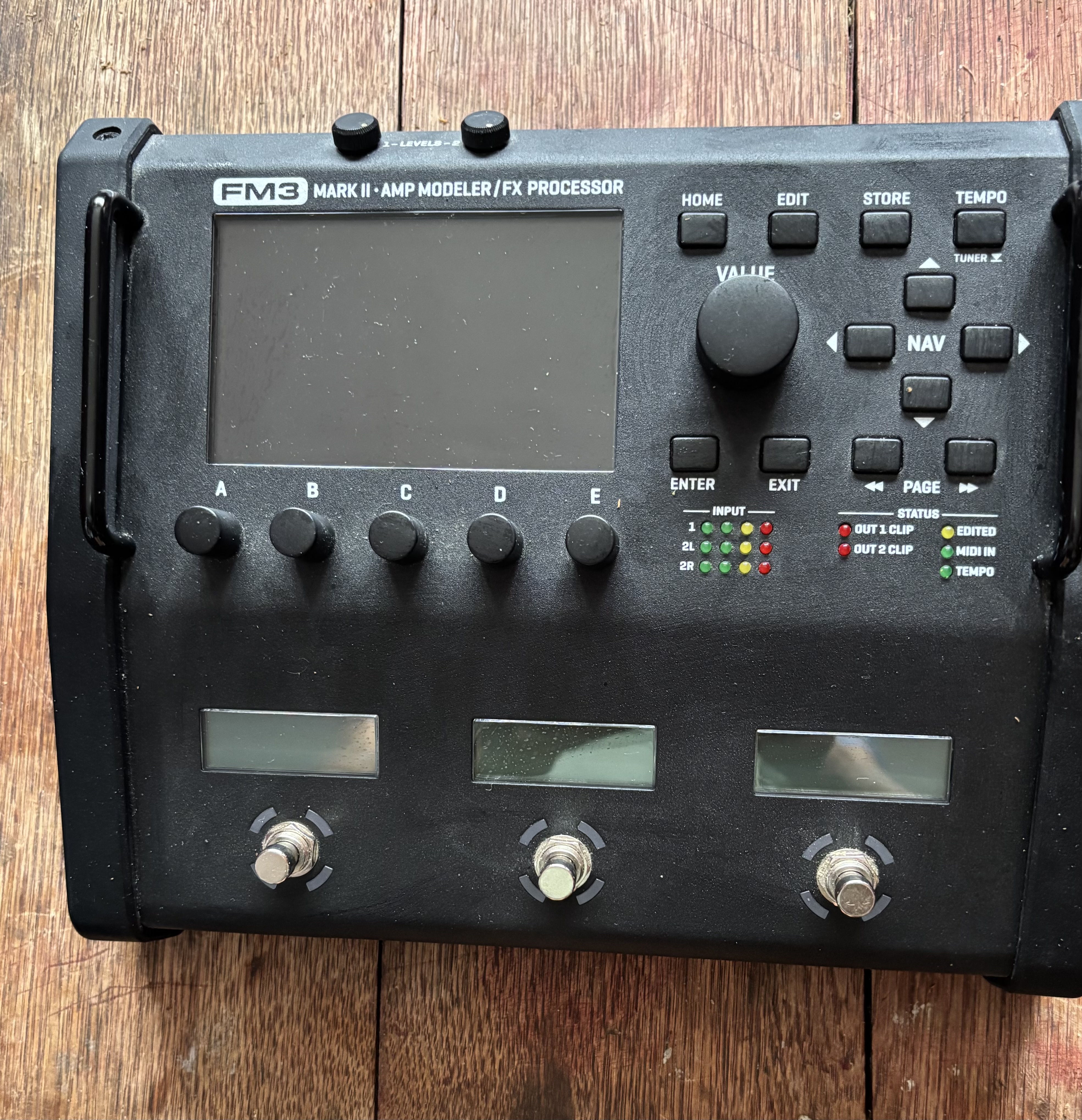 FRACTAL AUDIO FM3 Mark II Turbo + midi controller