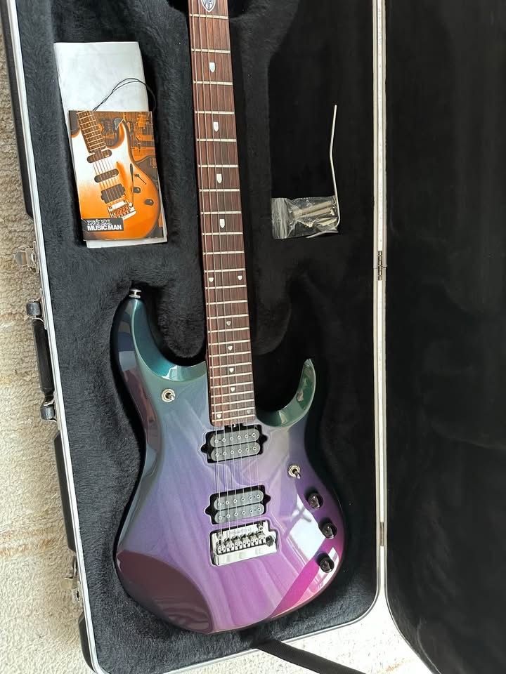 Vends MusicMan JP6