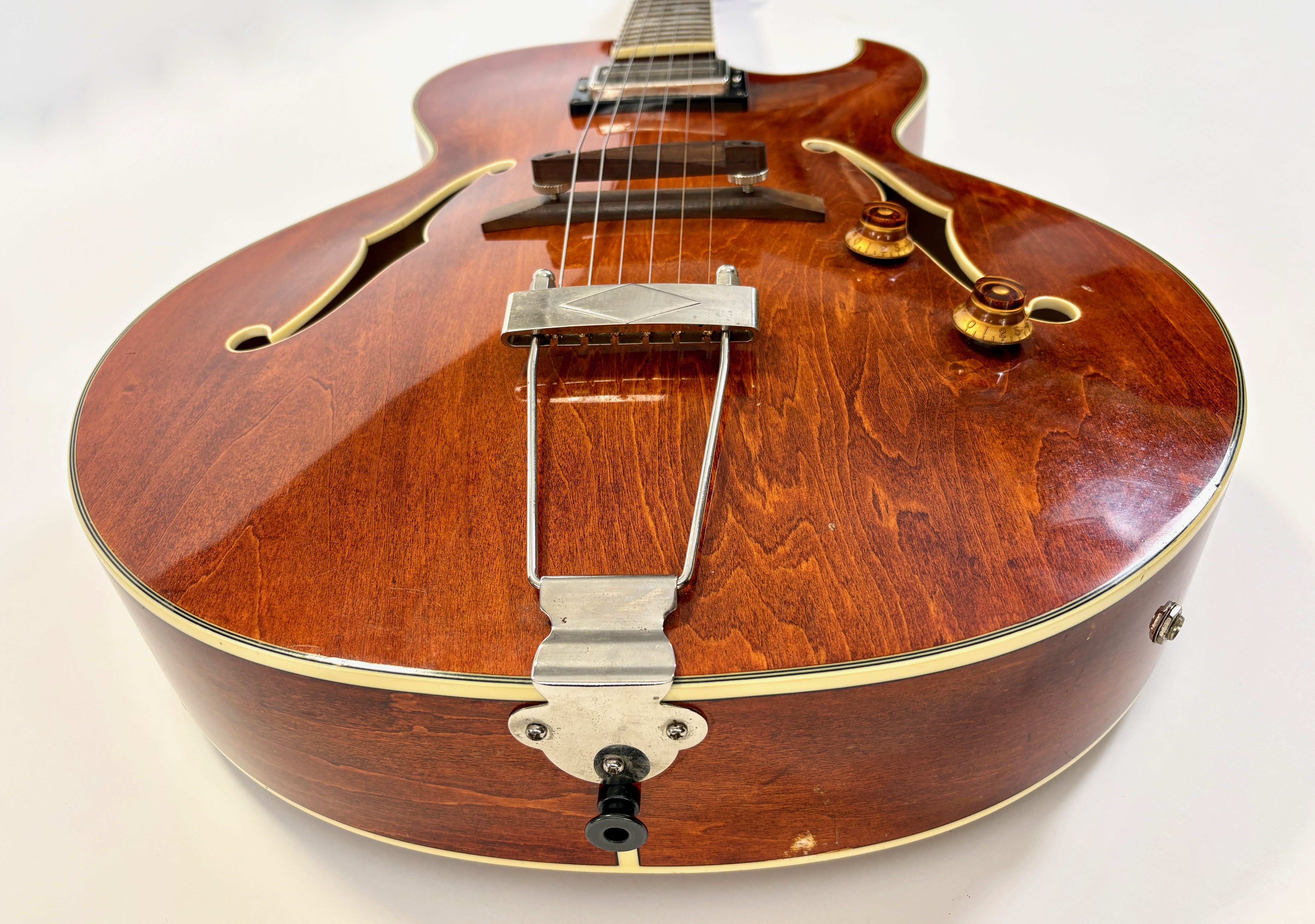 Eastman AR371CE (45508)