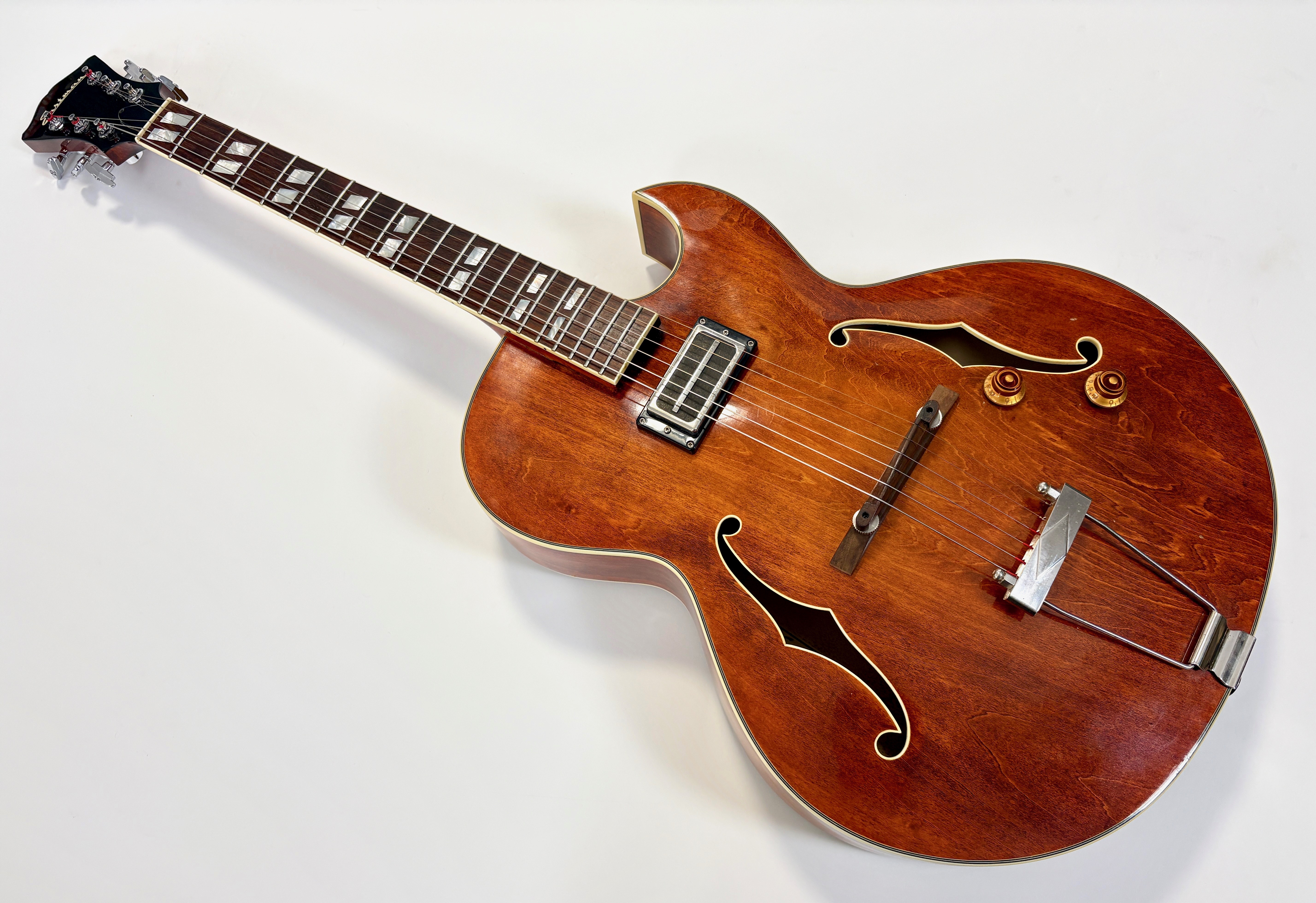 Eastman AR371CE (35314)