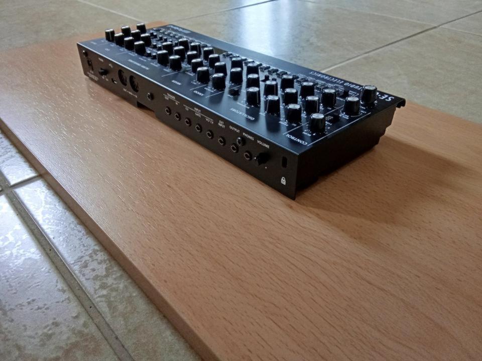 roland-se-02-6637322