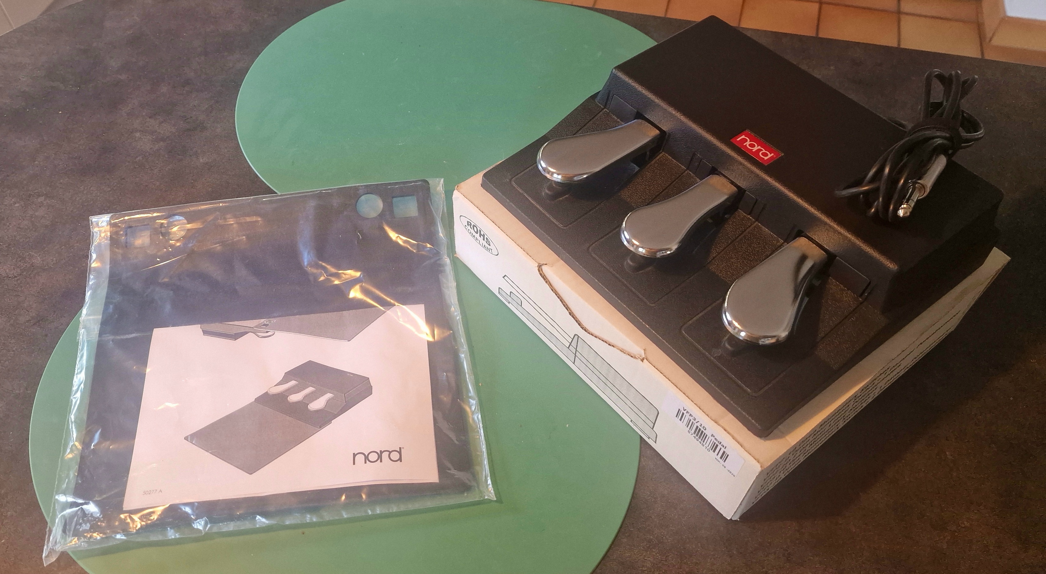 Vends Triple Pédale Clavia Nord