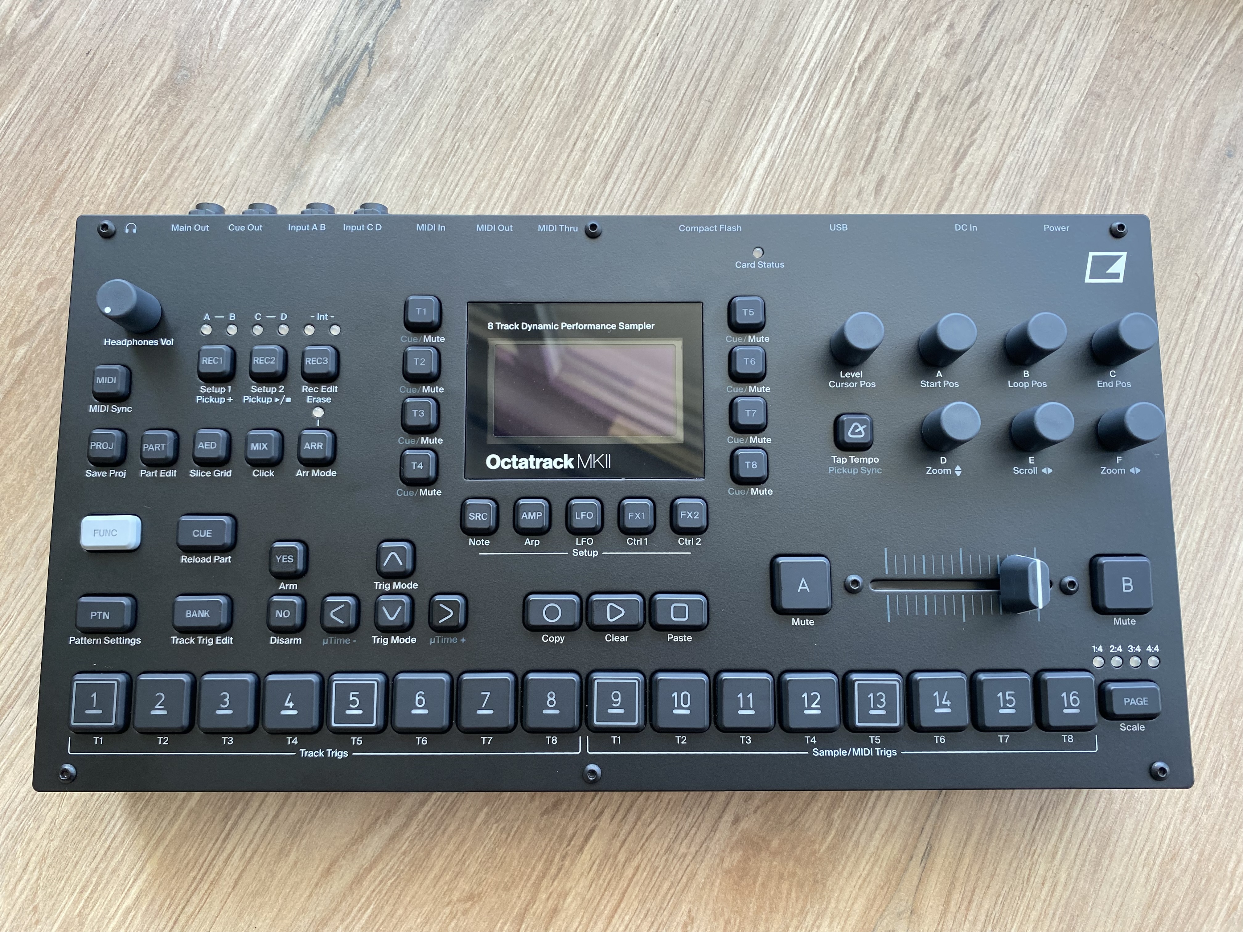 Elektron Octatrack MkII Dynamic 8-Track Performance Sampler - Black