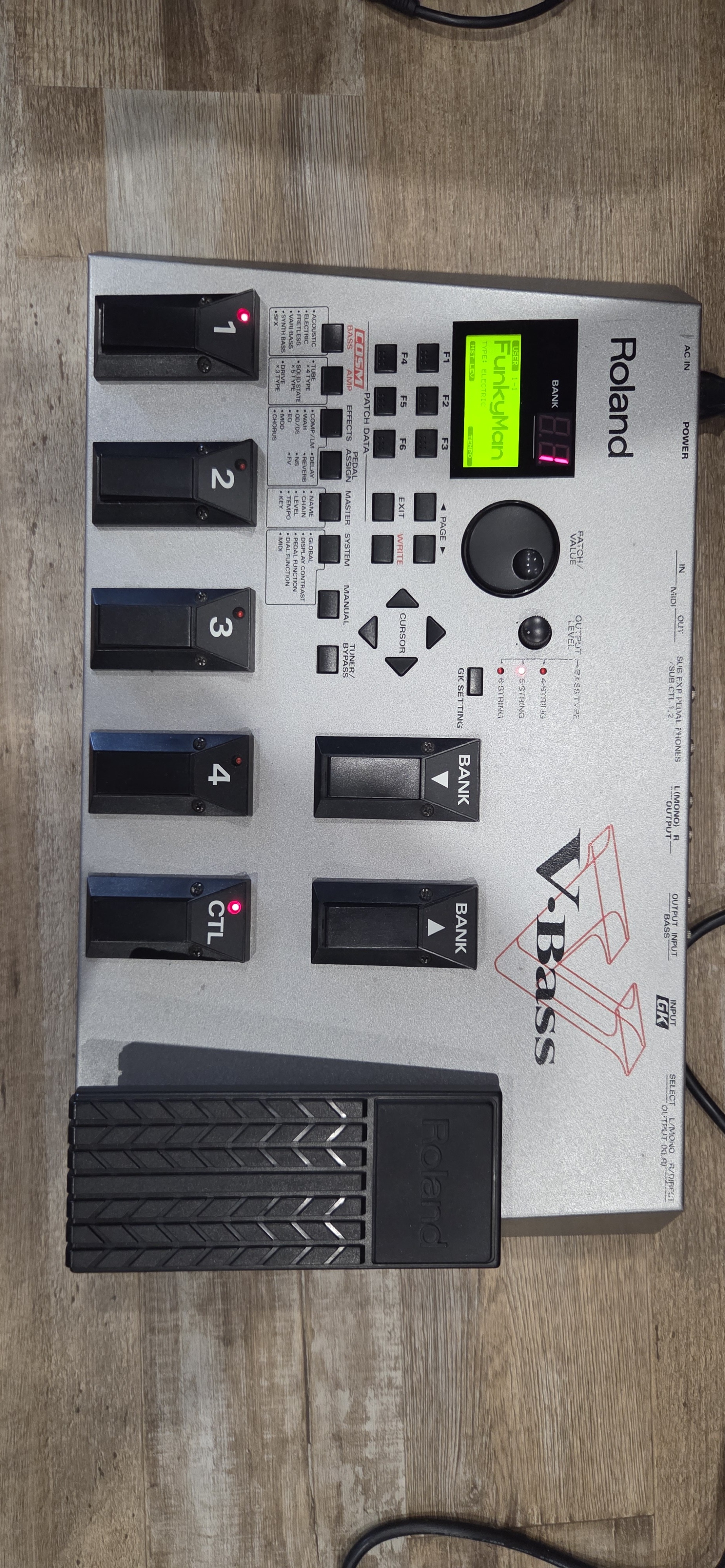 Roland V-Bass original – GK-3B – câble 13 broches 5 m – housse Gator