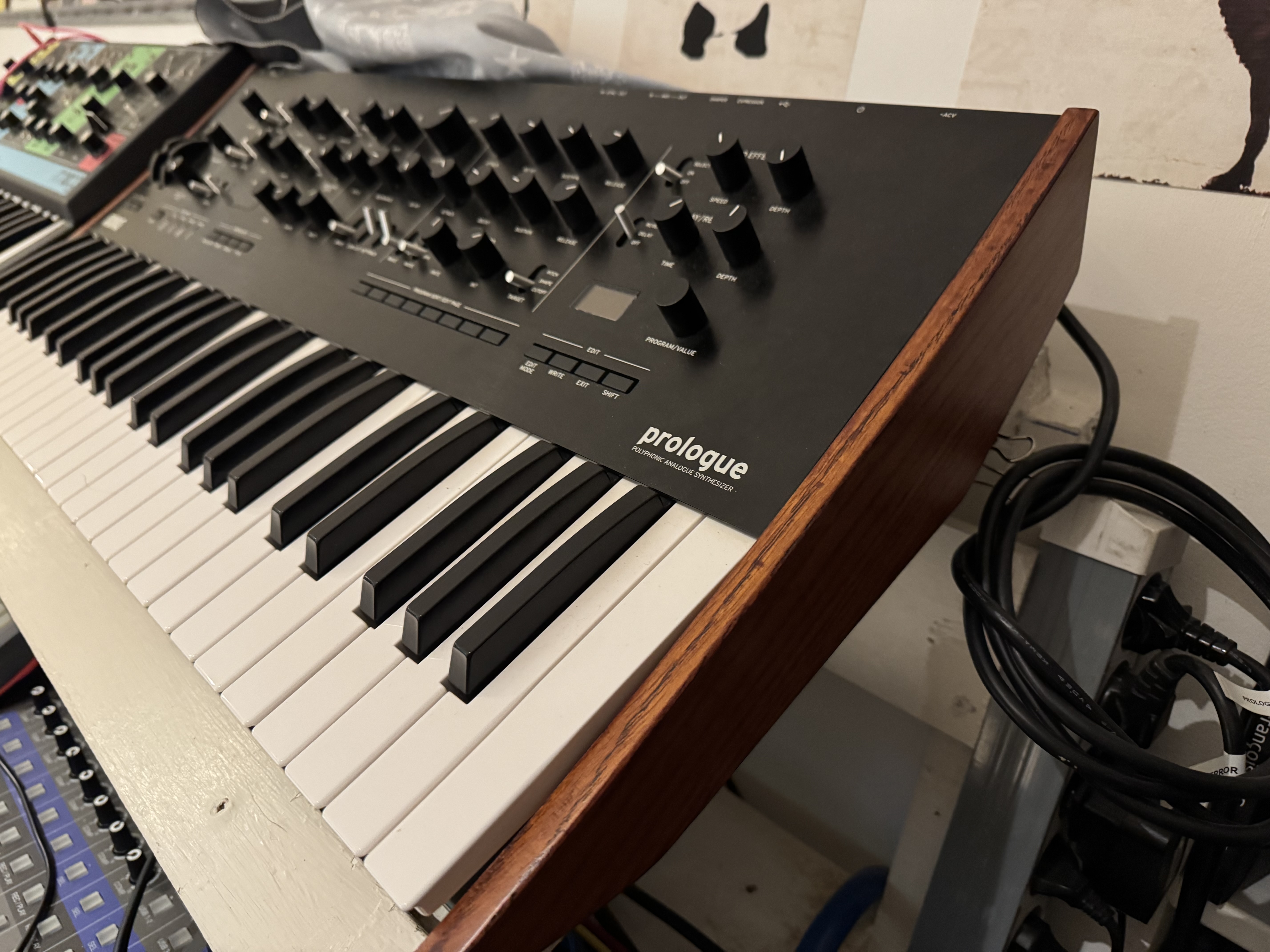 Korg Prologue 8 