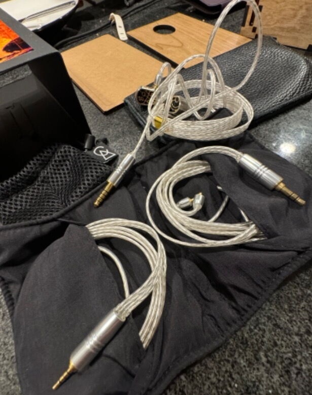 Campfire Audio Solaris SH26028