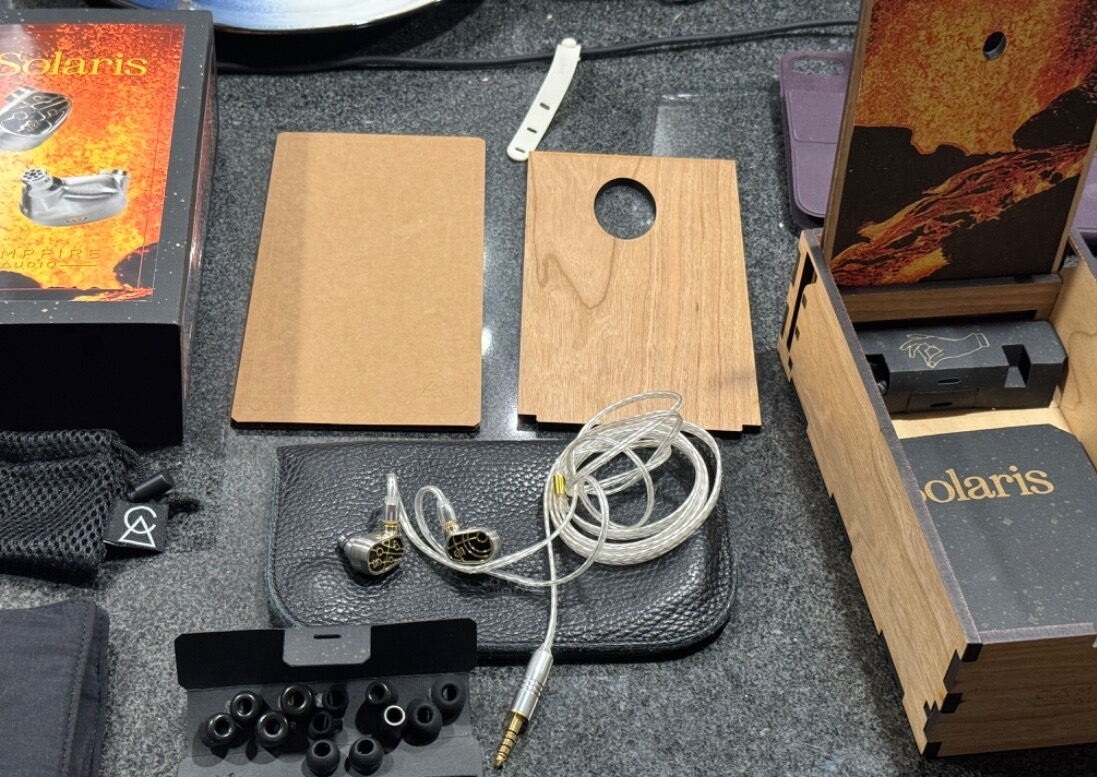 Campfire Audio Solaris SH26029