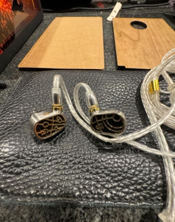 Campfire Audio Solaris SH26030