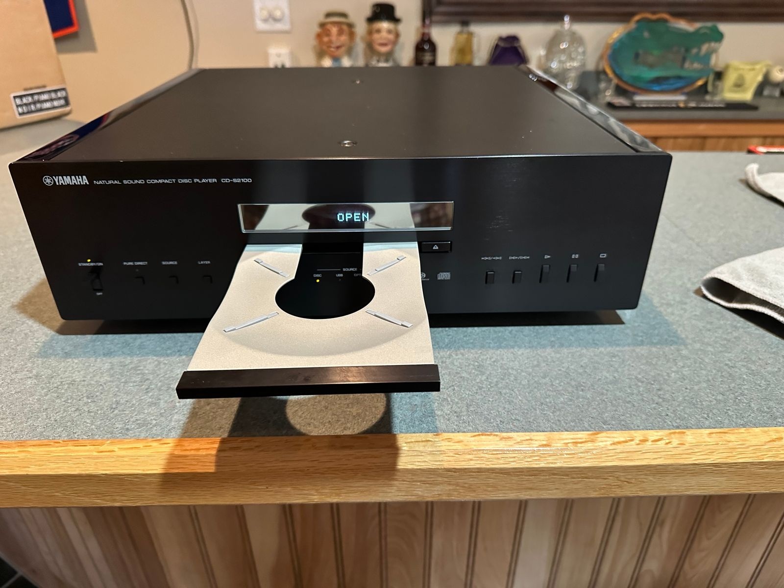 Yamaha CD S2100 SACD CD Player IMG002