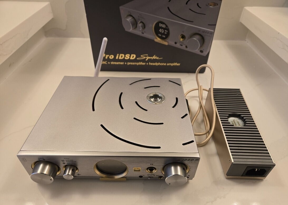 ifi pro iDSD Signature DAC preamp headphone amplifier
