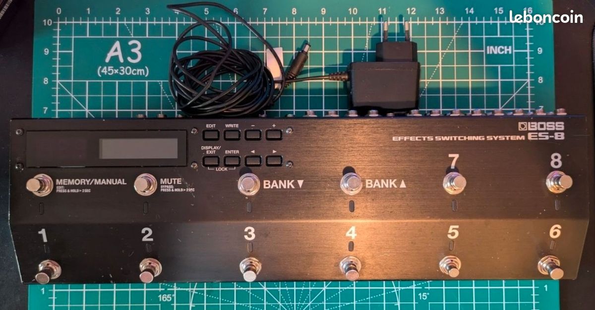 BOSS ES-8 - état correct