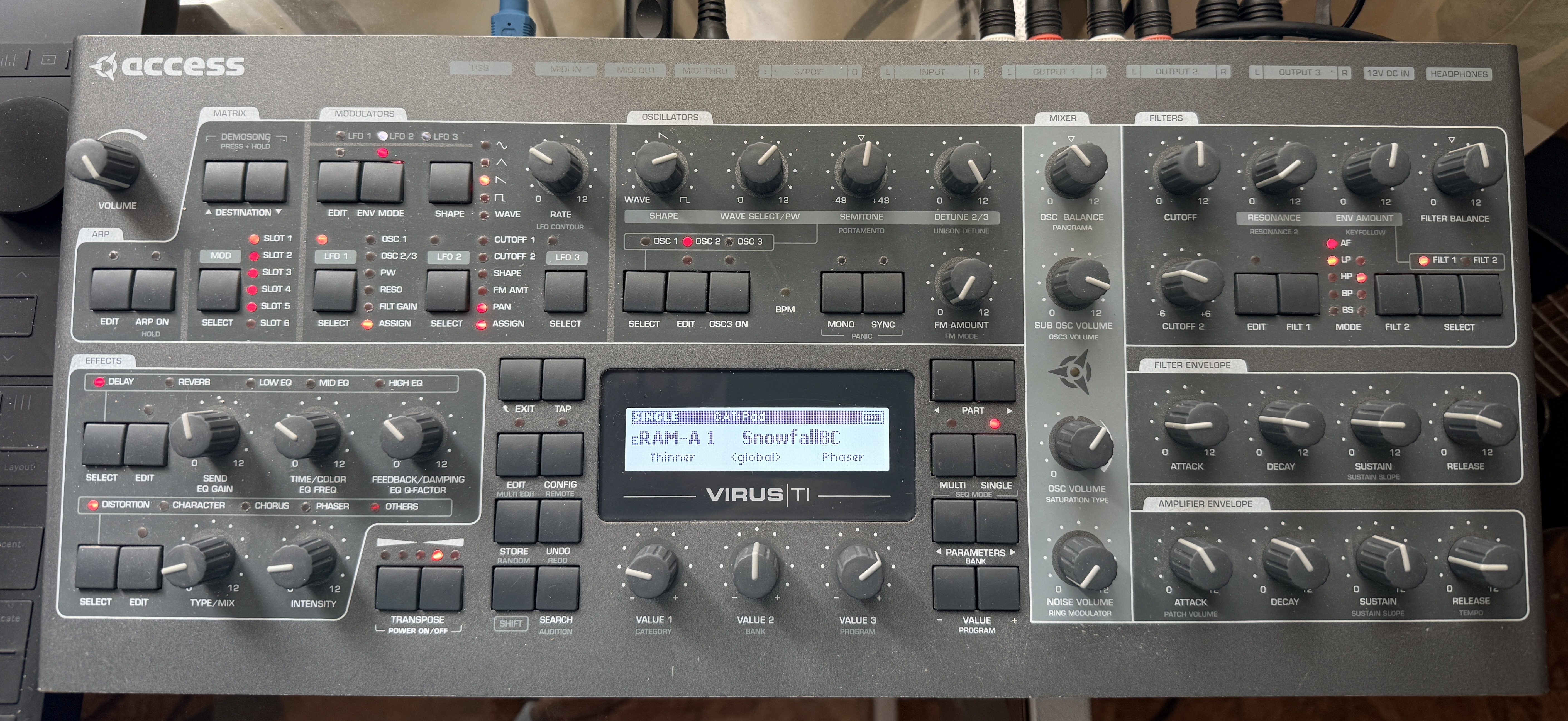 Virus TI2 Desktop + Arturia AudioFuse X8 IN