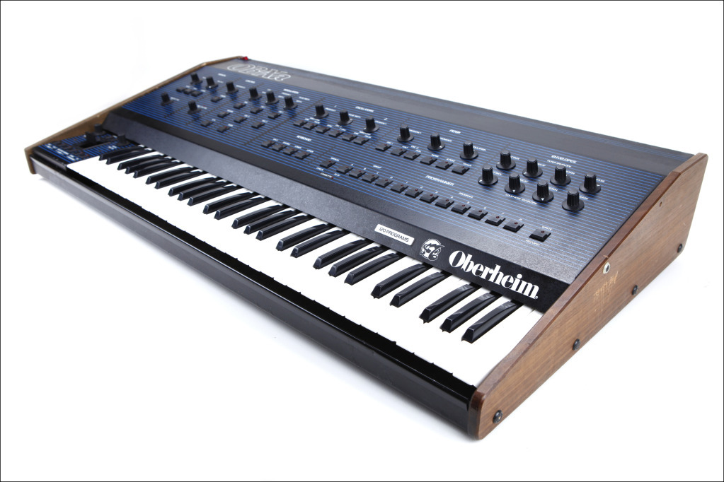 Oberheim OB-Xa - angle 2