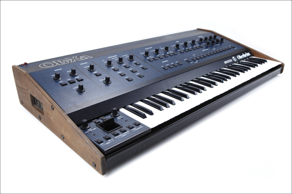 Oberheim OB-Xa - angle 1