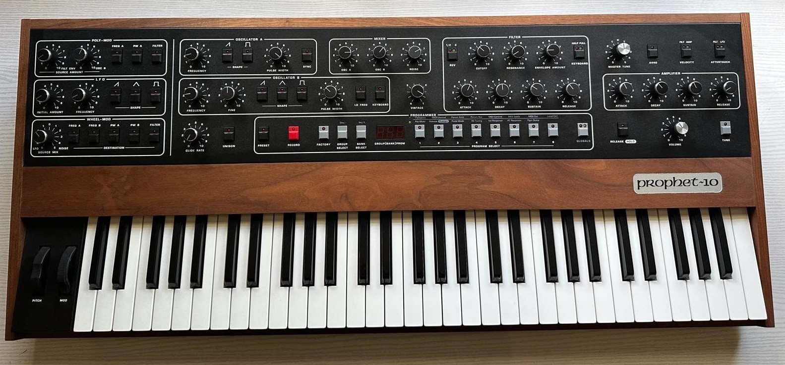 Vends Prophet 10 Rev 4 Comme neuf