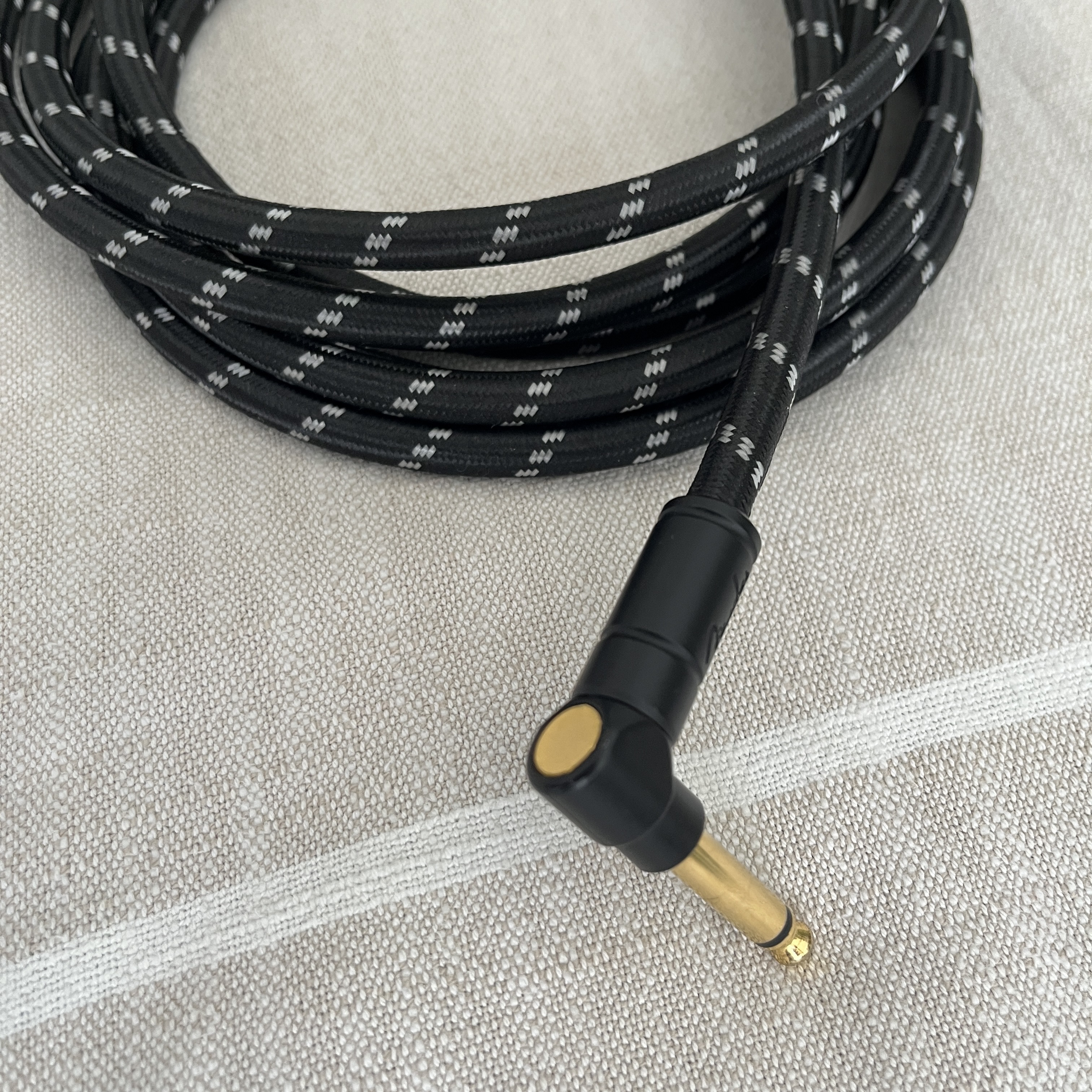 Fender Deluxe Angled Instrument Cable 10' (85023)