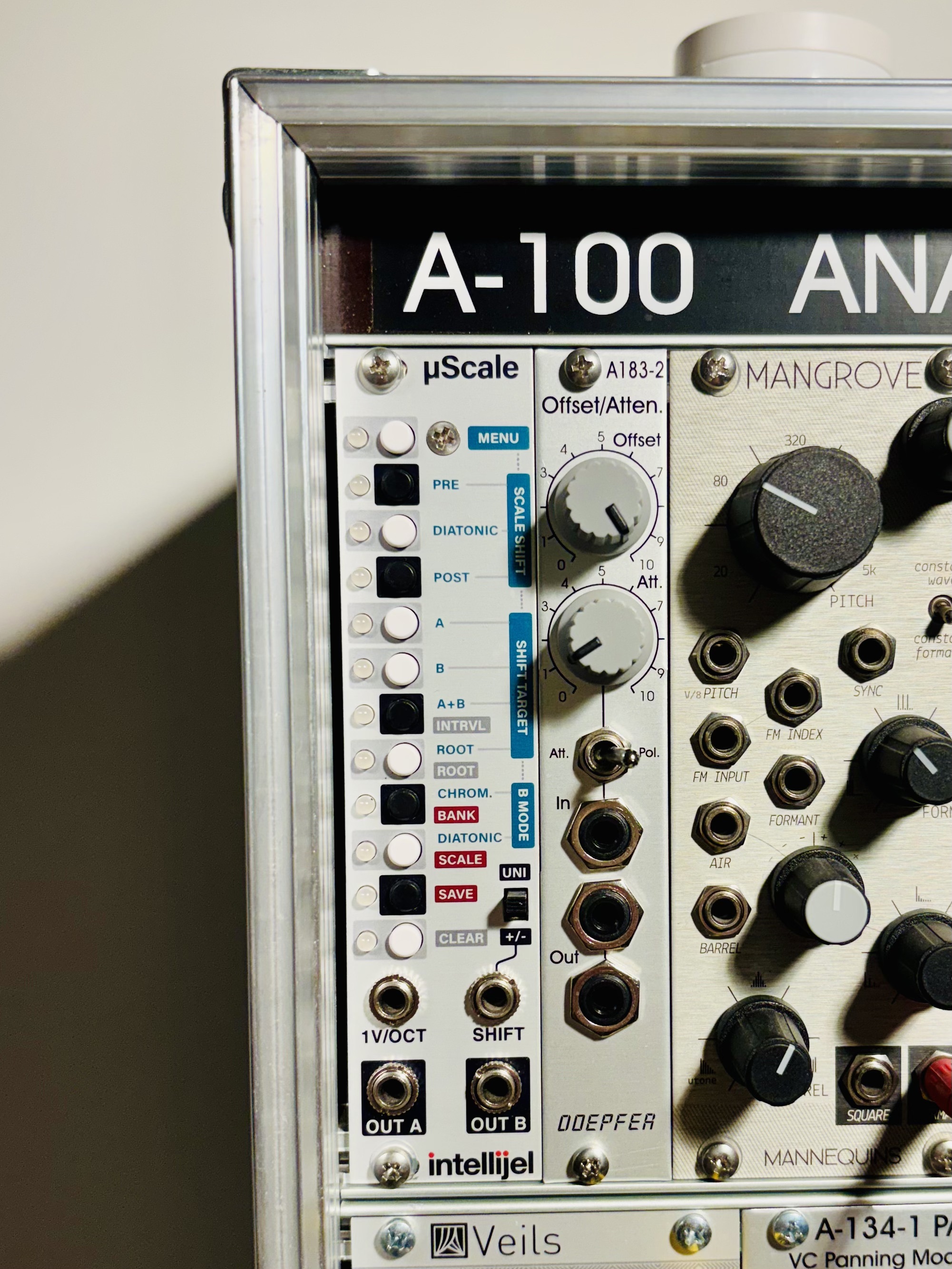 Je vends Intellijel Designs µScale II