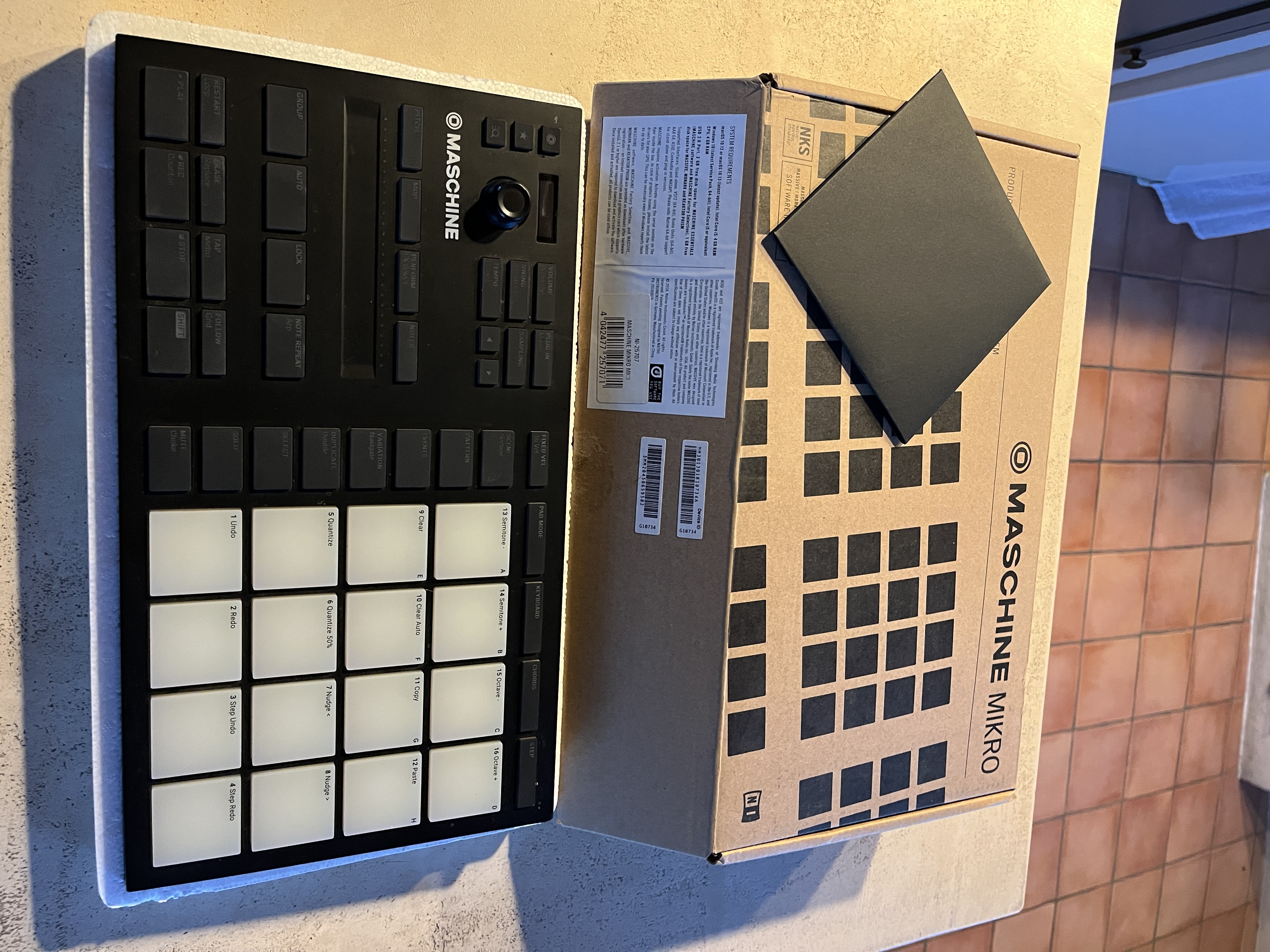 Native Instruments Maschine Mikro mk3 (75497)