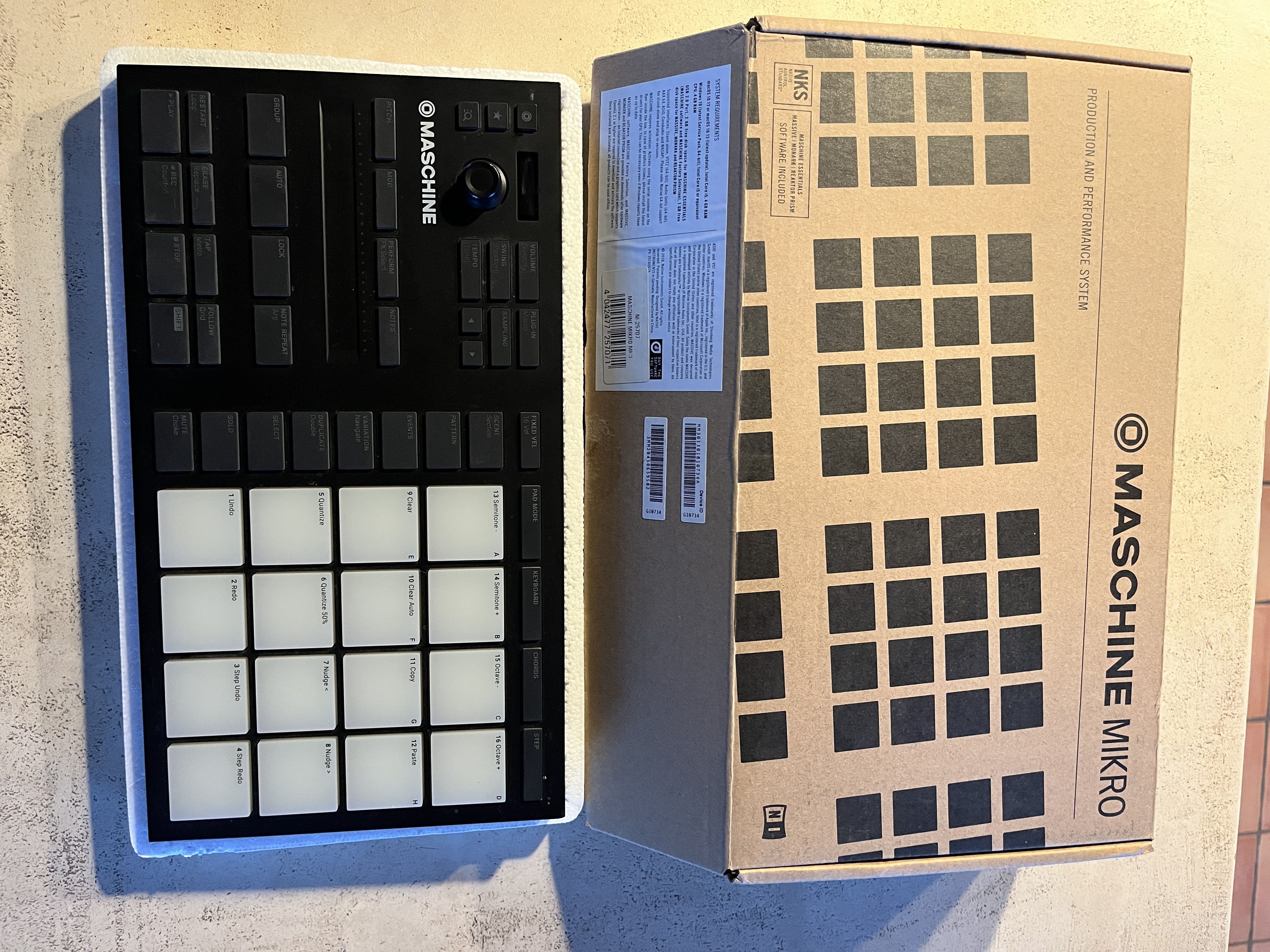 Native Instruments Maschine Mikro mk3 (89128)