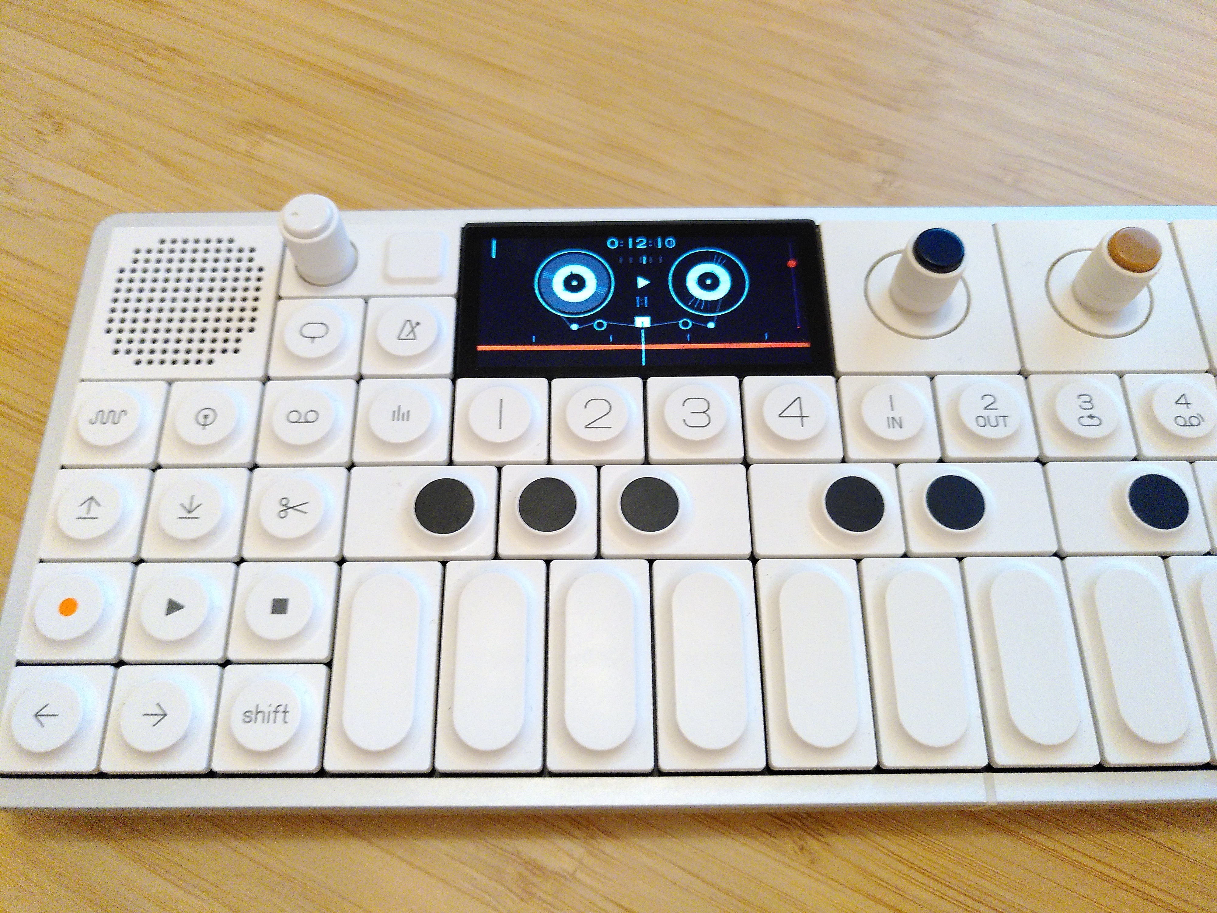 Teenage Engineering OP-1 field (+ housse officielle)