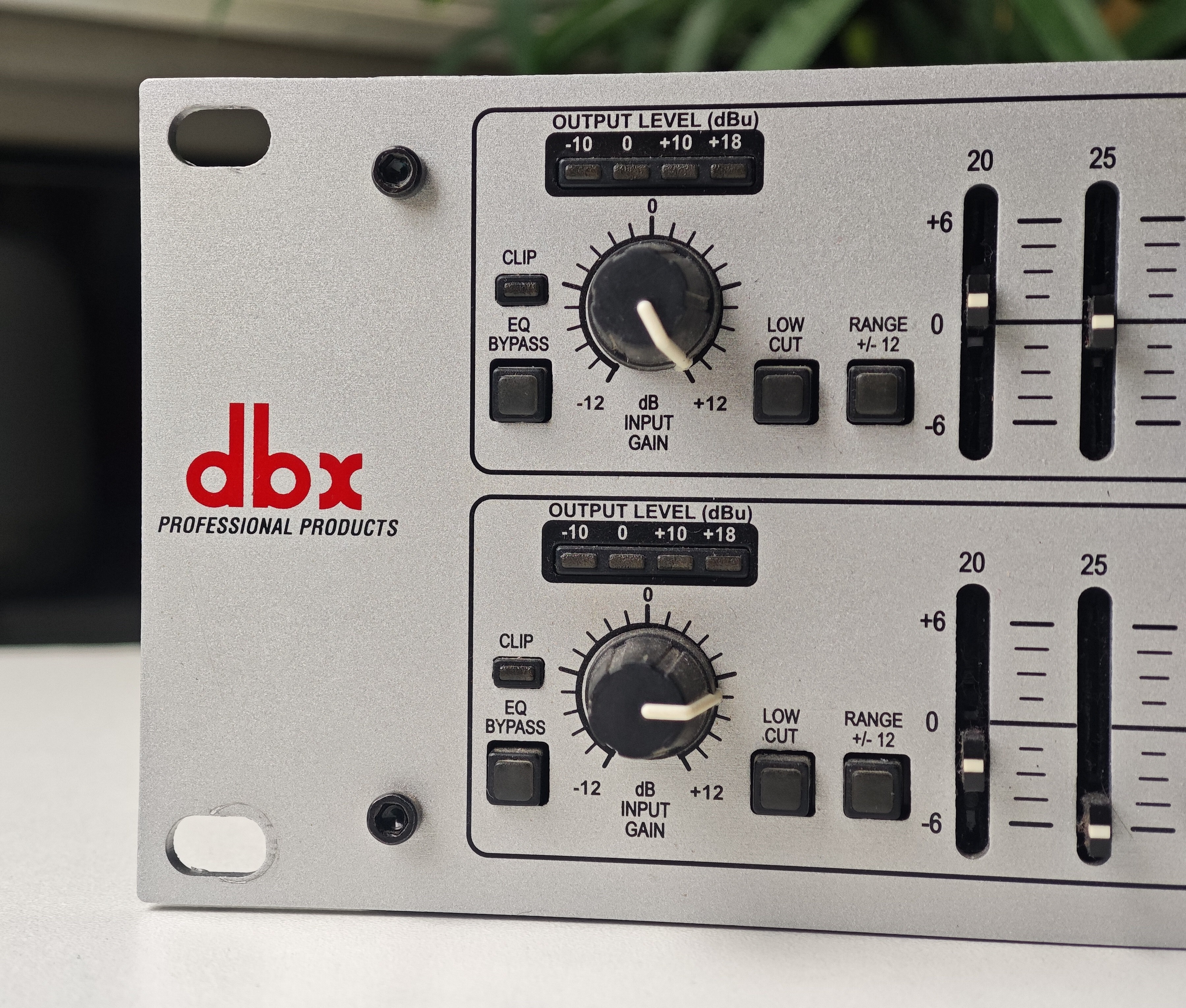 dbx 231s (98084)