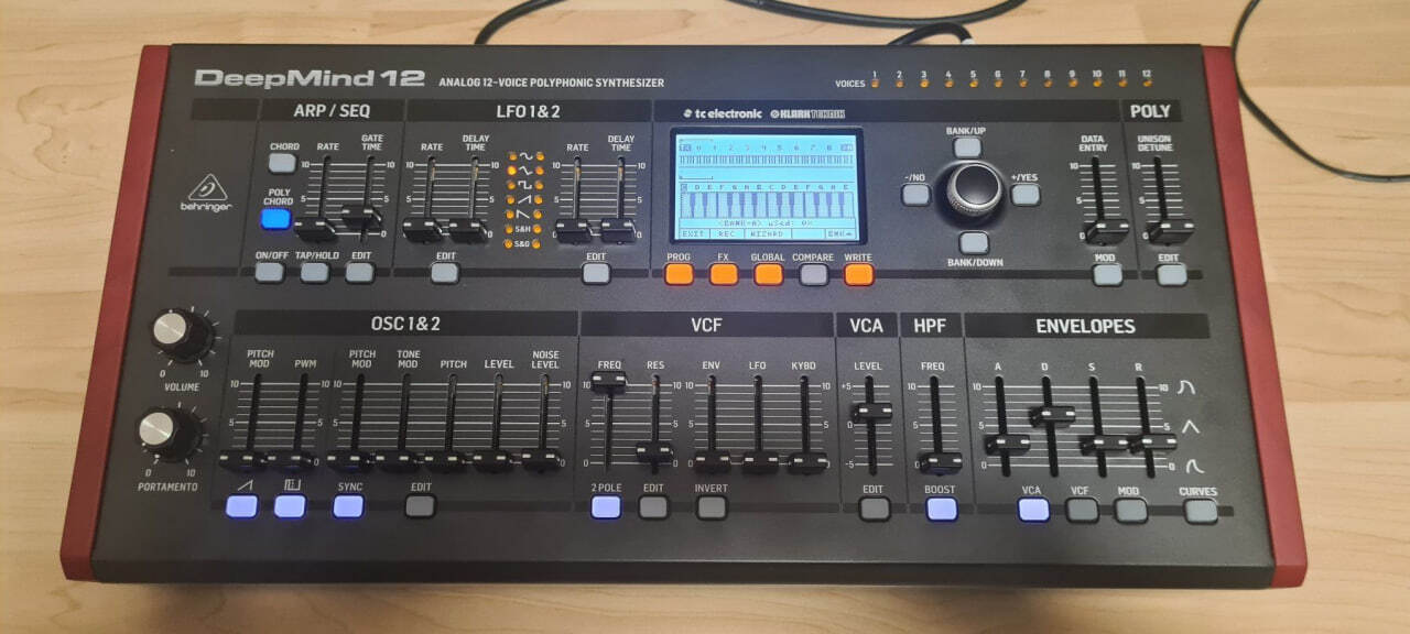 Behringer DeepMind 12D