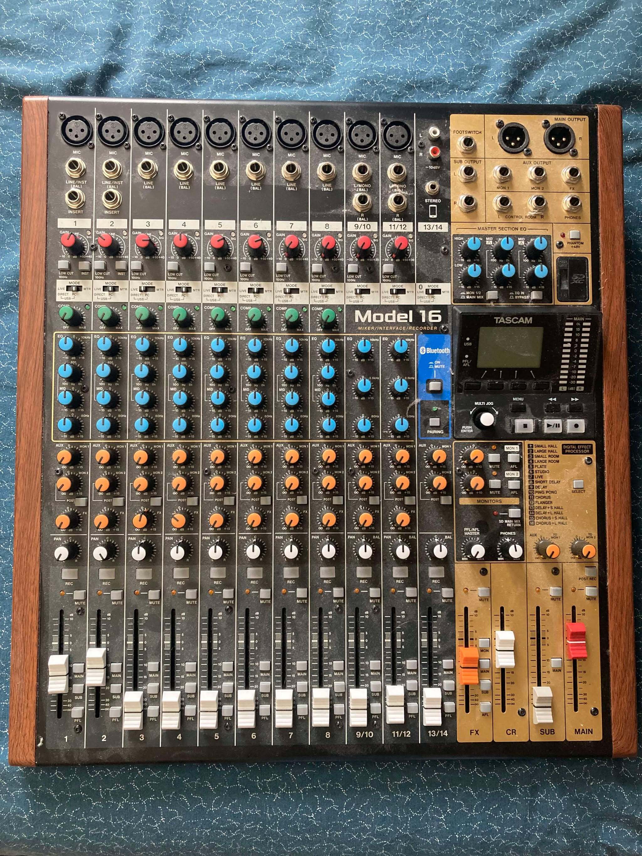 Tascam model 16 très bon état