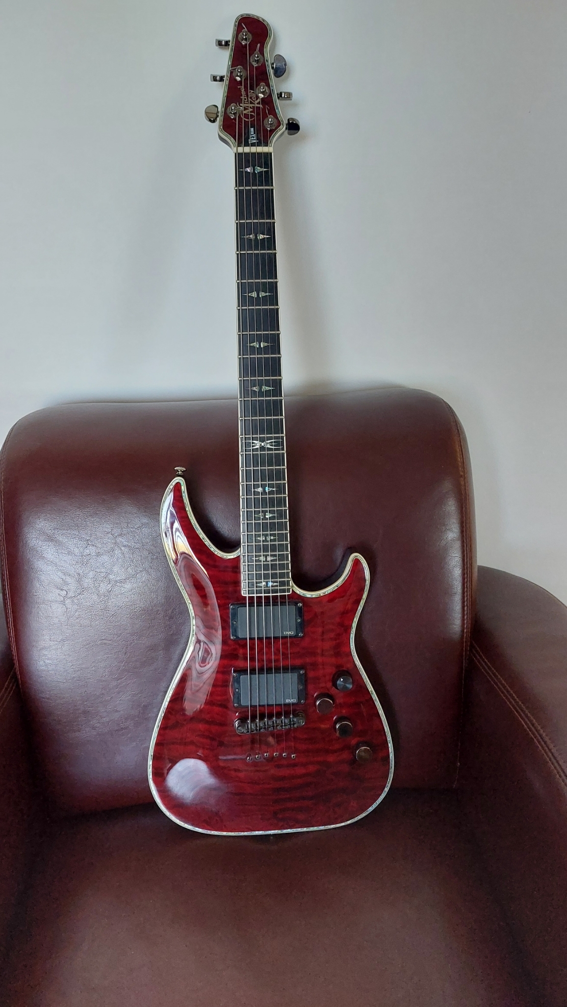 Guitare électrique Michael Kelly Vex Deluxe – Blood Red – EMG 81/85