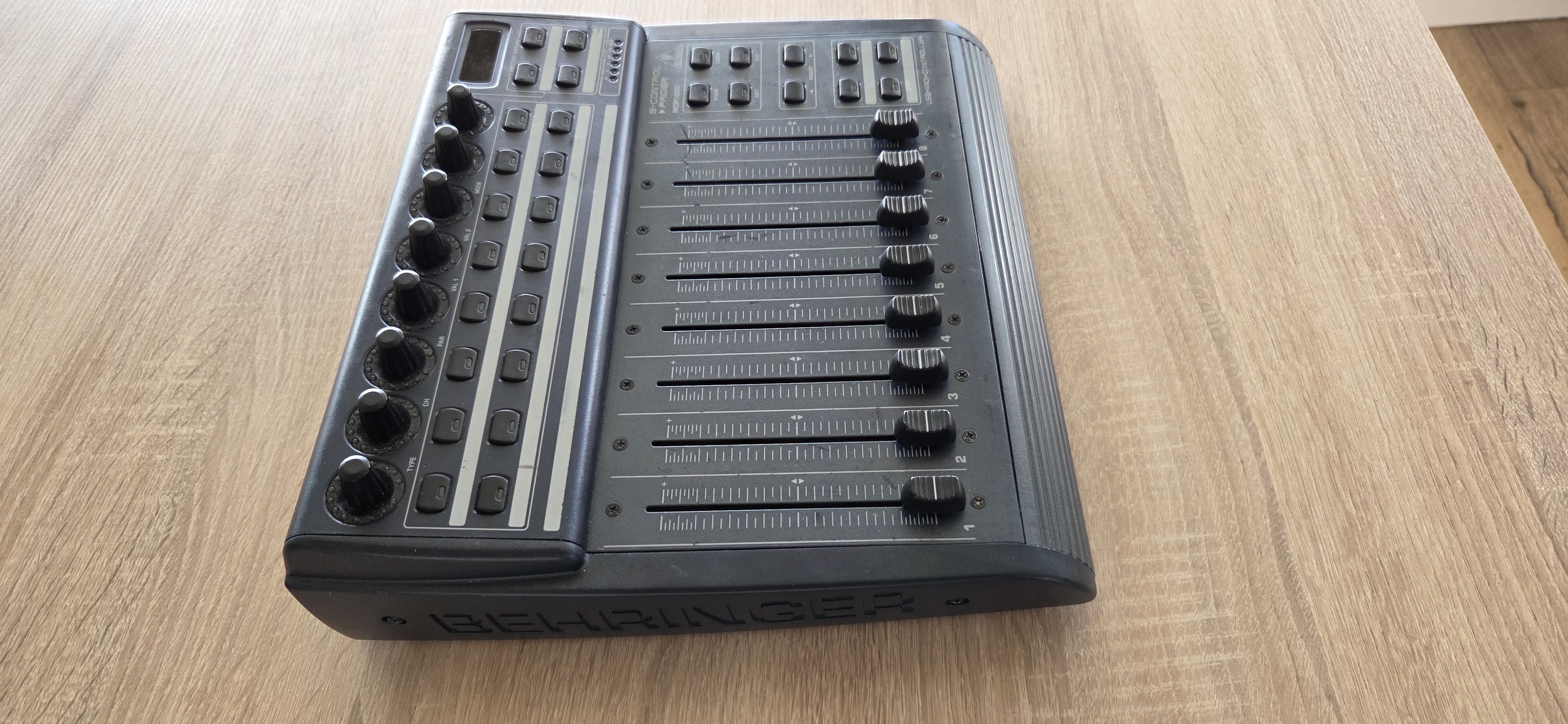 Behringer B-Control Fader BCF2000 (9029)
