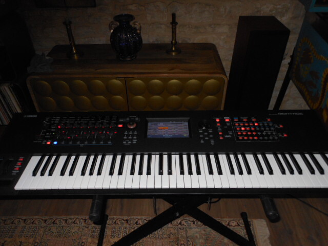 Yamaha Montage 7 super etat