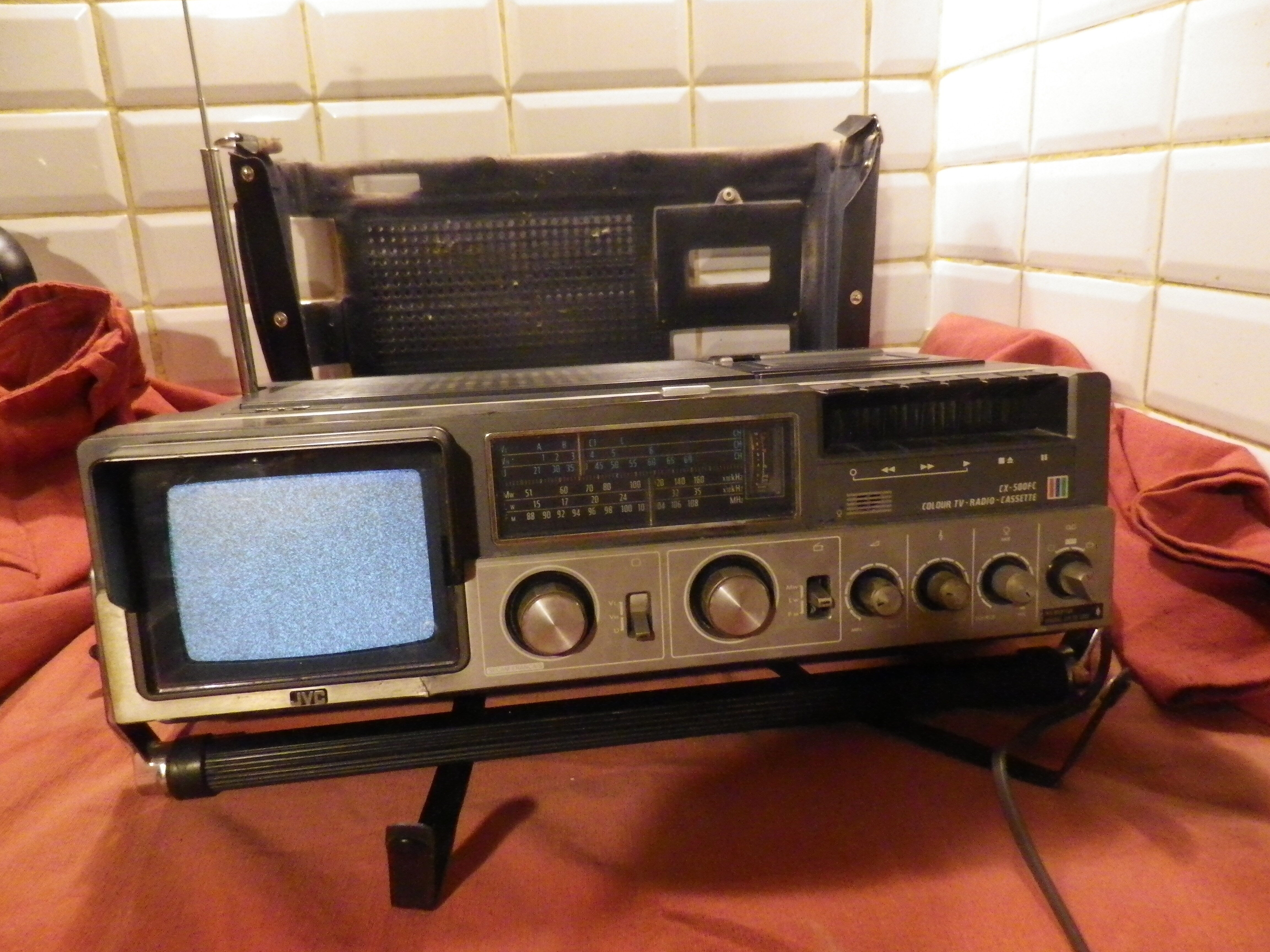 Radio Cassette Telévision portable JVC Model CX-500-FC