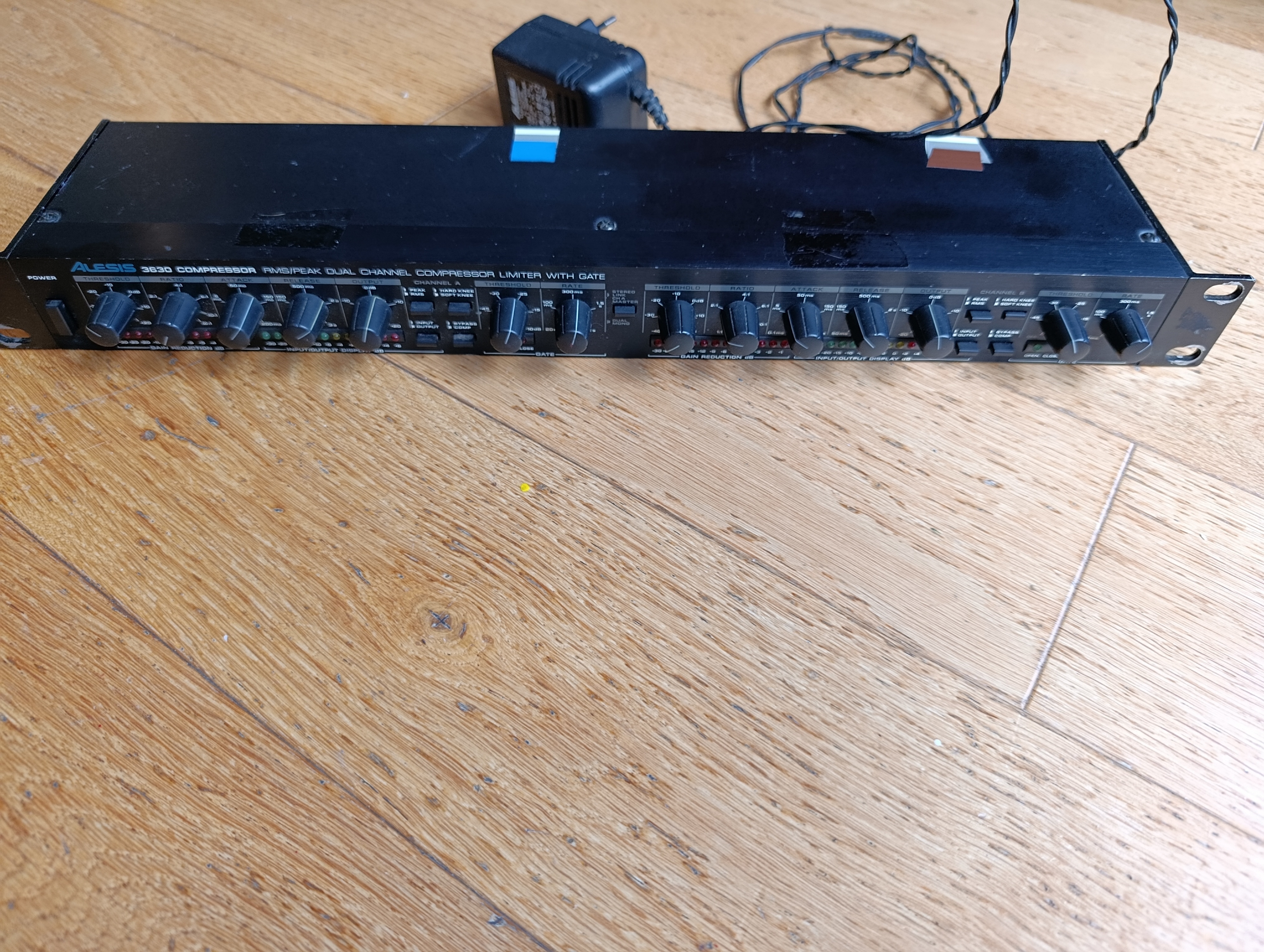Vends Alesis 3630 Double compresseur + noise gate