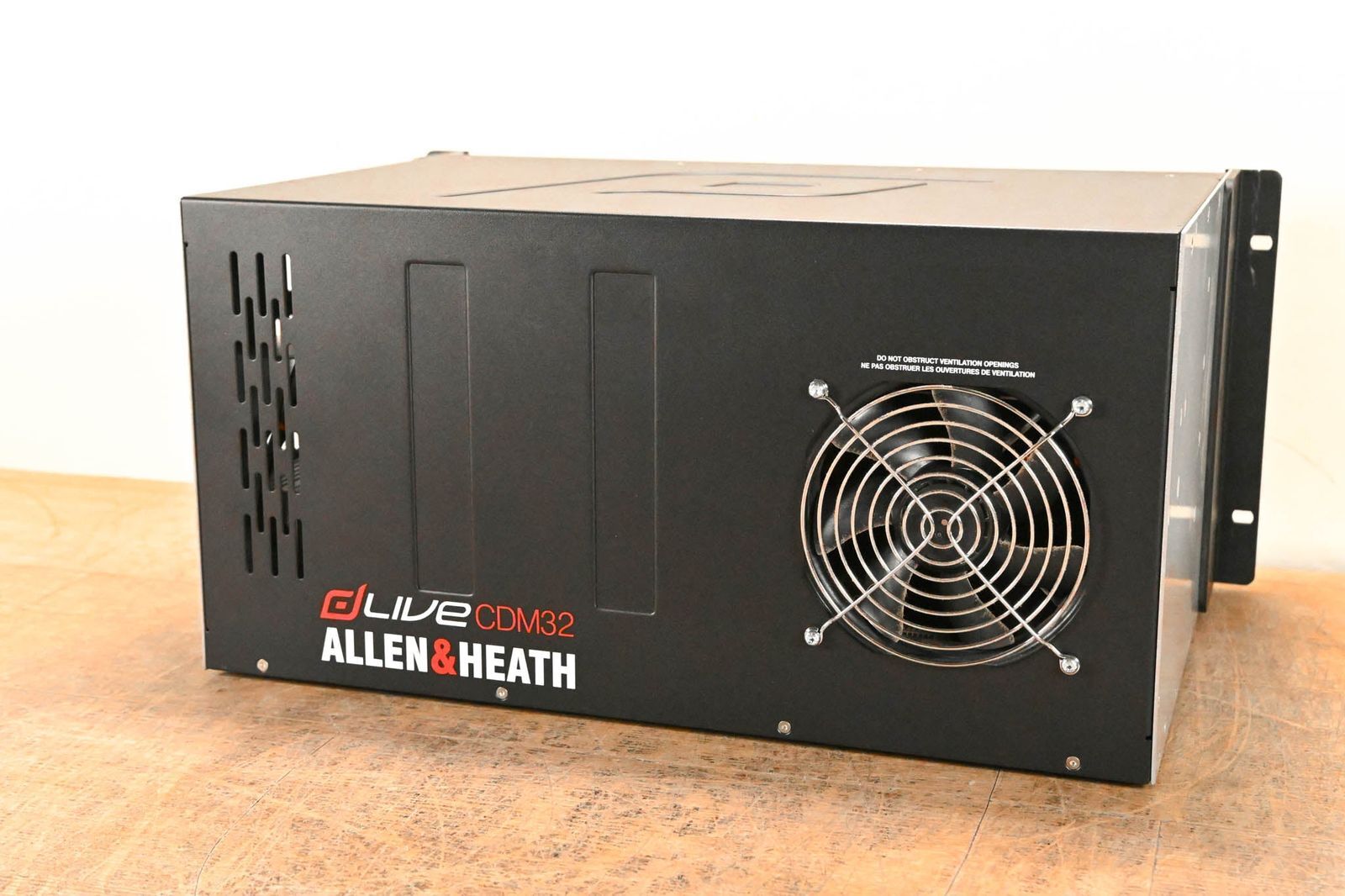 À VENDRE : Allen & Heath dLive CDM32 – Console de mixage numérique