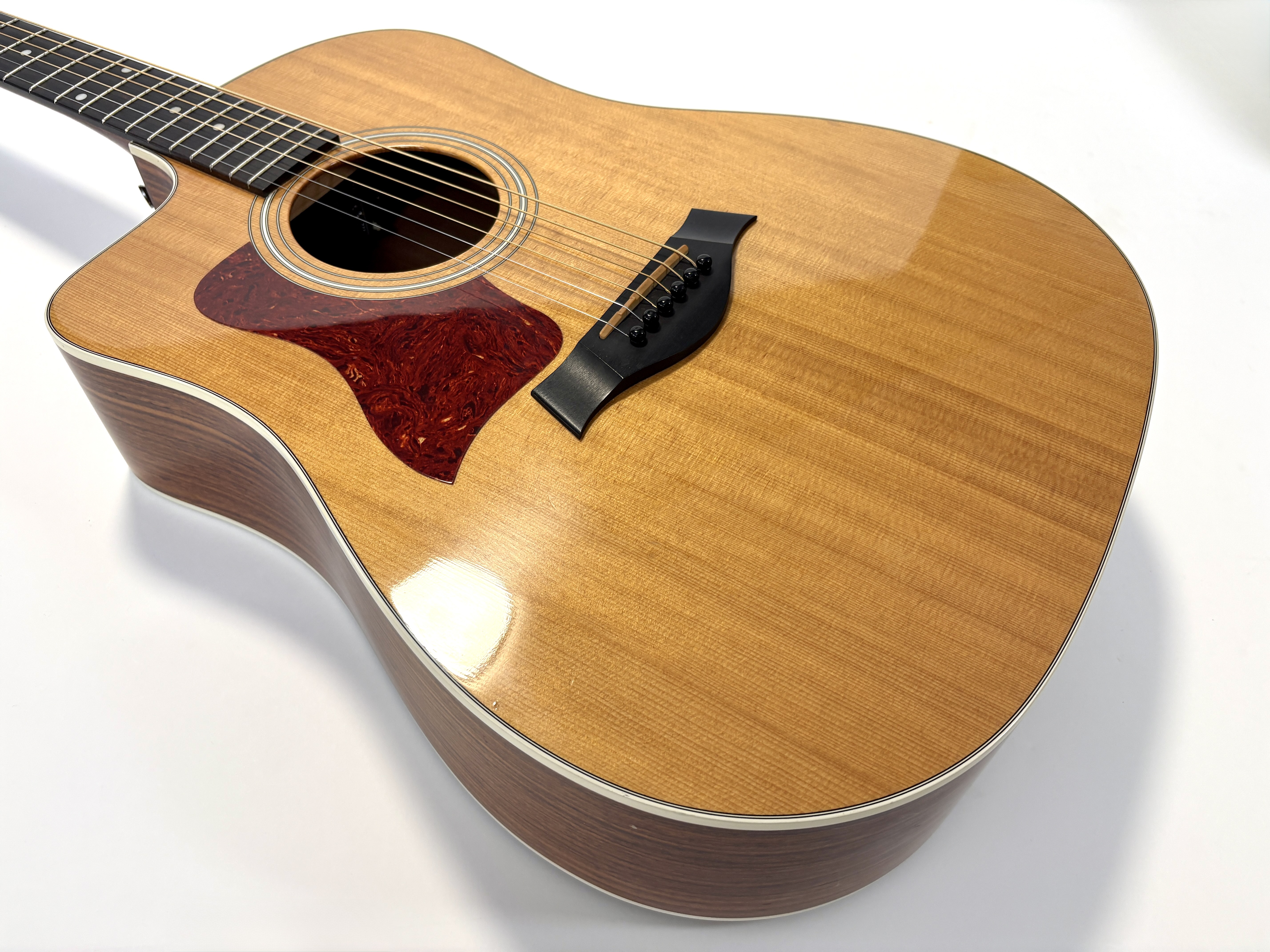 Taylor 210ce (69677)