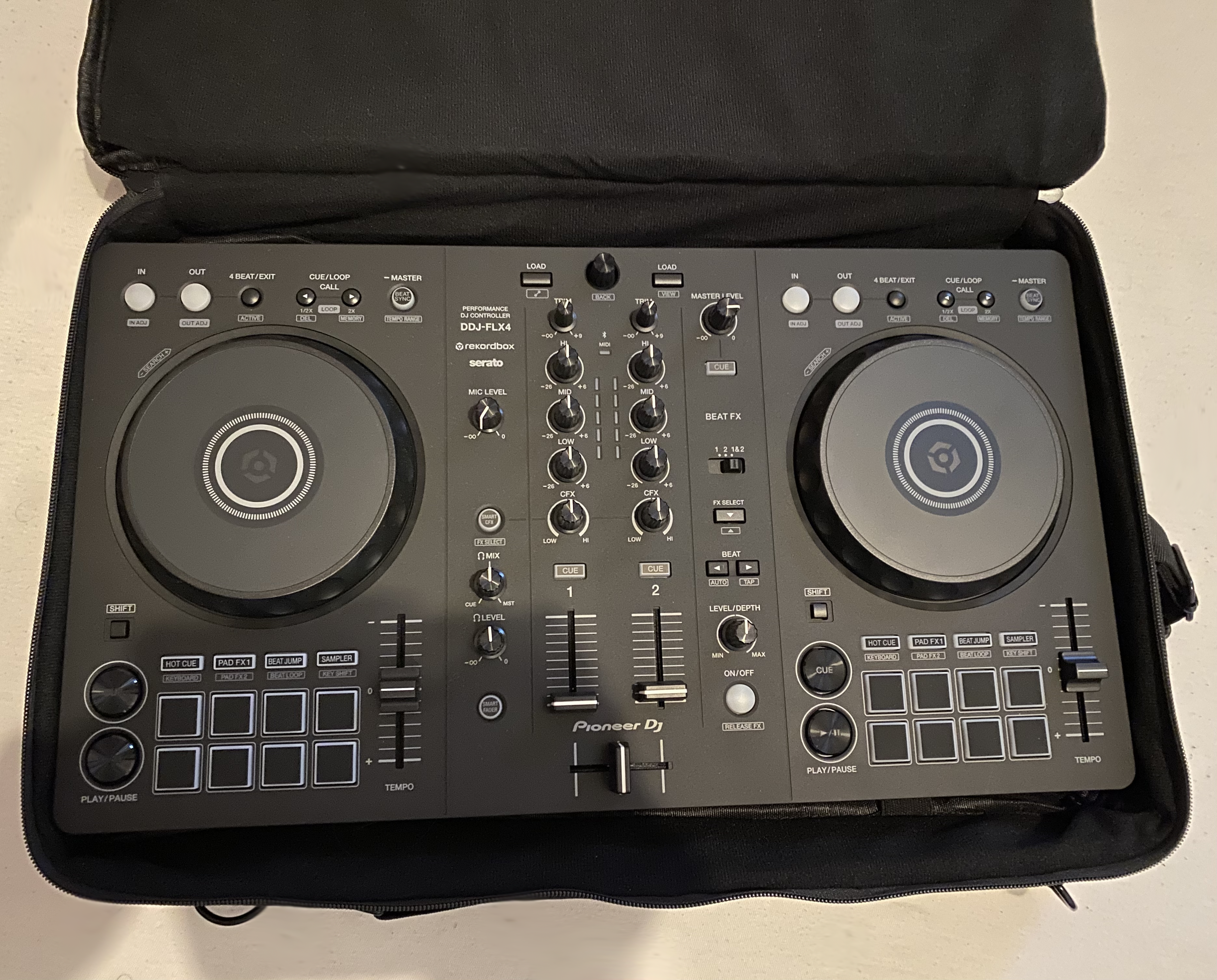 Vend DDJ FLX4 + Housse de transport