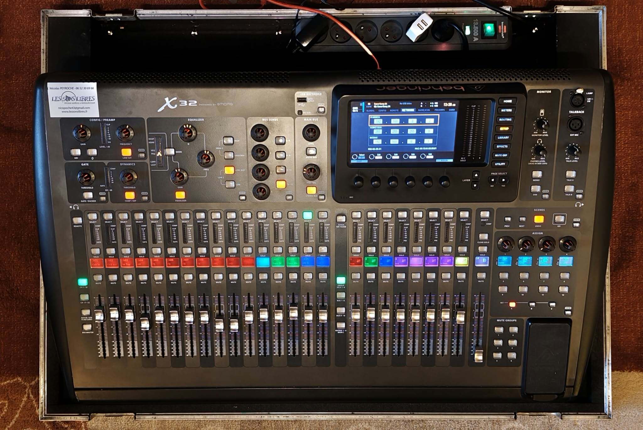 Console Behringer X32 Standard + Flightcase Thon + Routeur Wi-Fi TP-Link