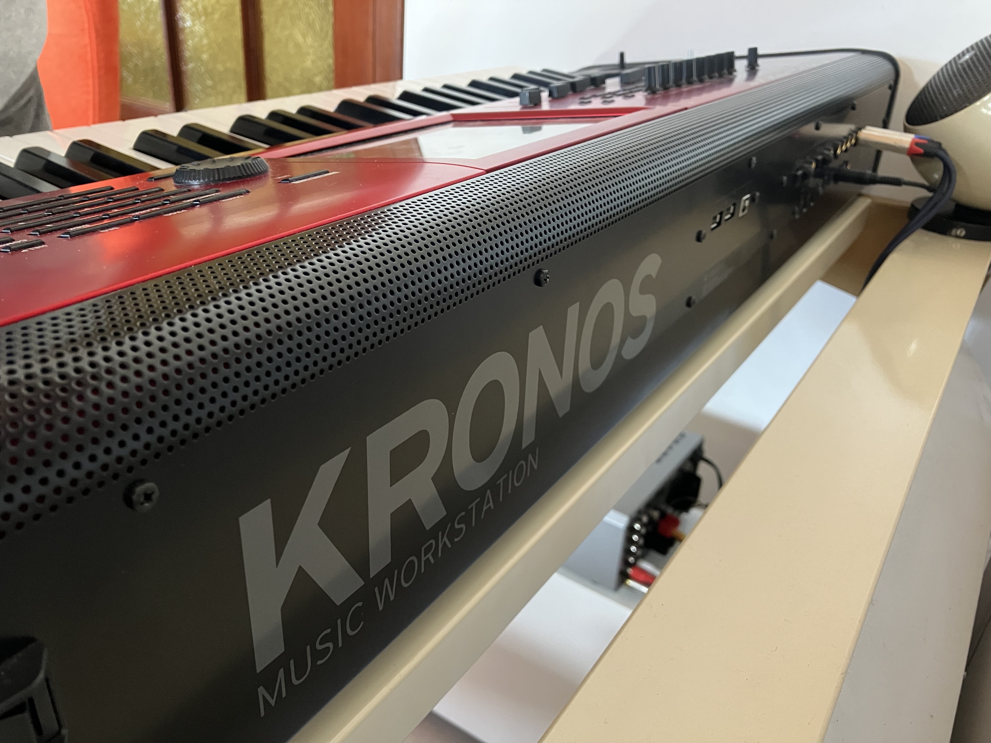 Korg Kronos 2 73 (1839)