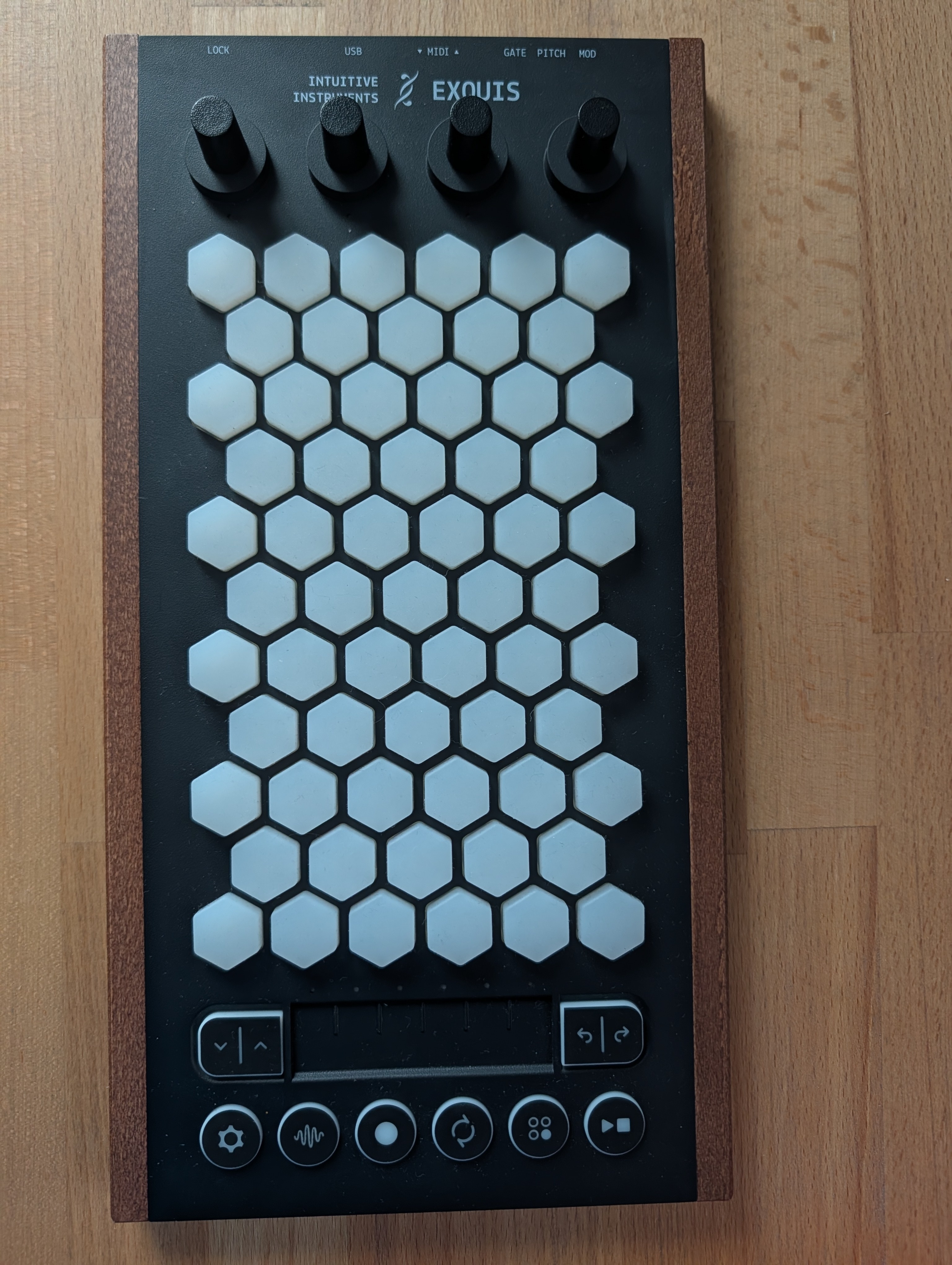Intuitive Instruments Exquis (Finition Deluxe) + Decksaver