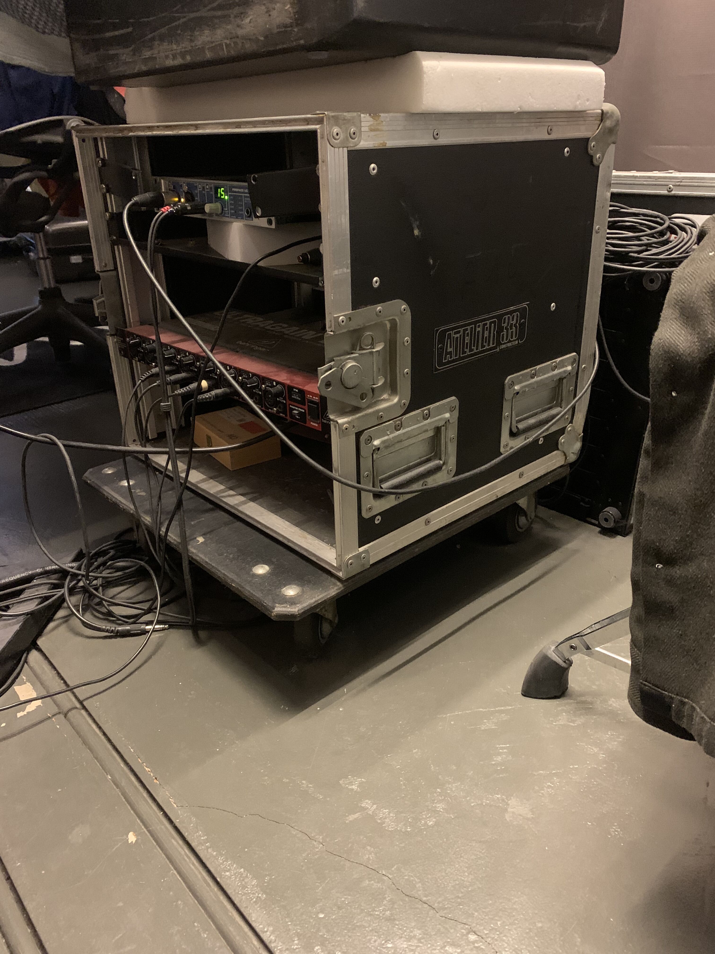 Flight case Atelier 33 - périphériques 8U - 100 euros à débattre