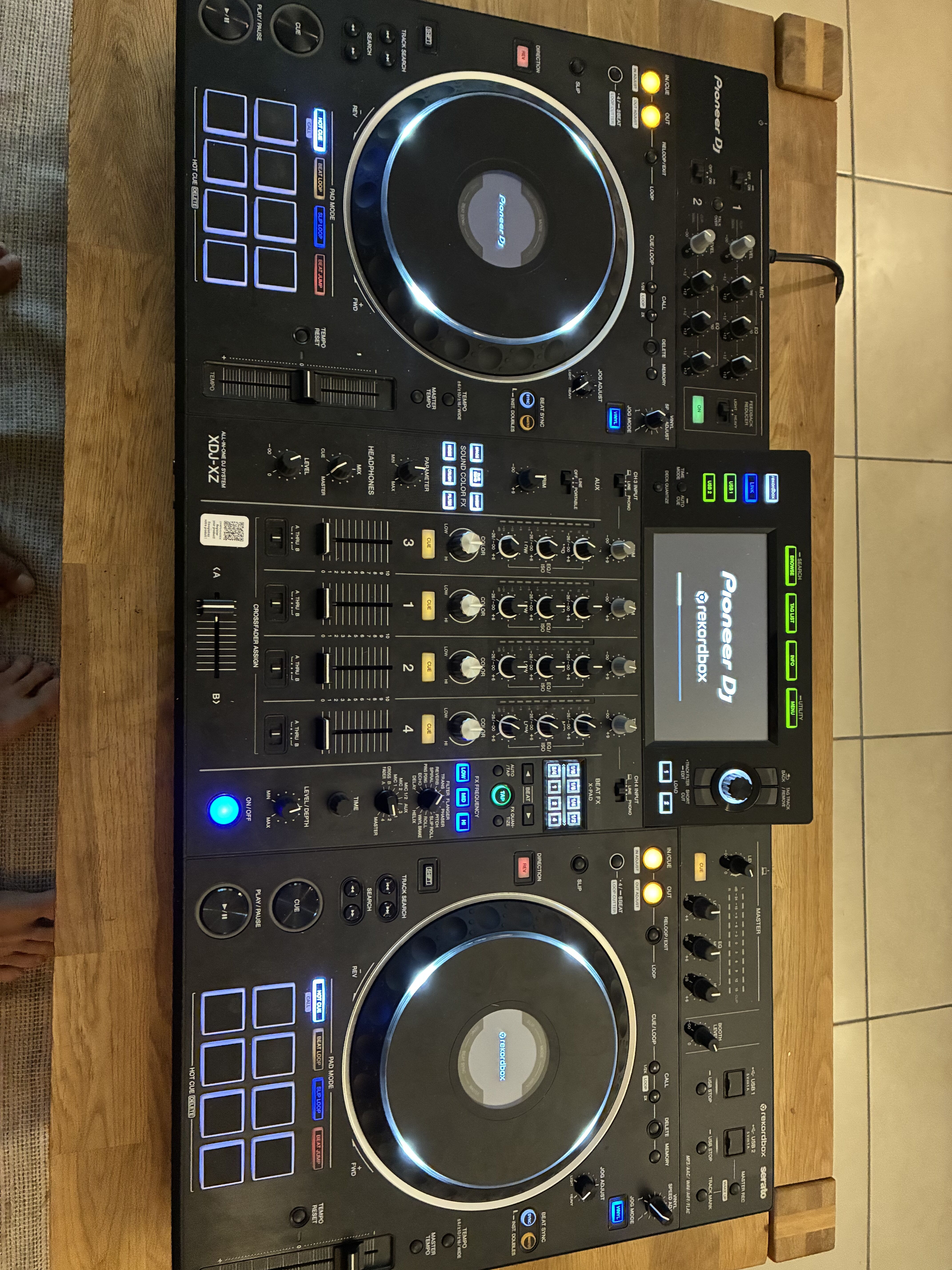 Vends XDJ-XZ (excellent état) + Decksaver + Flighcase