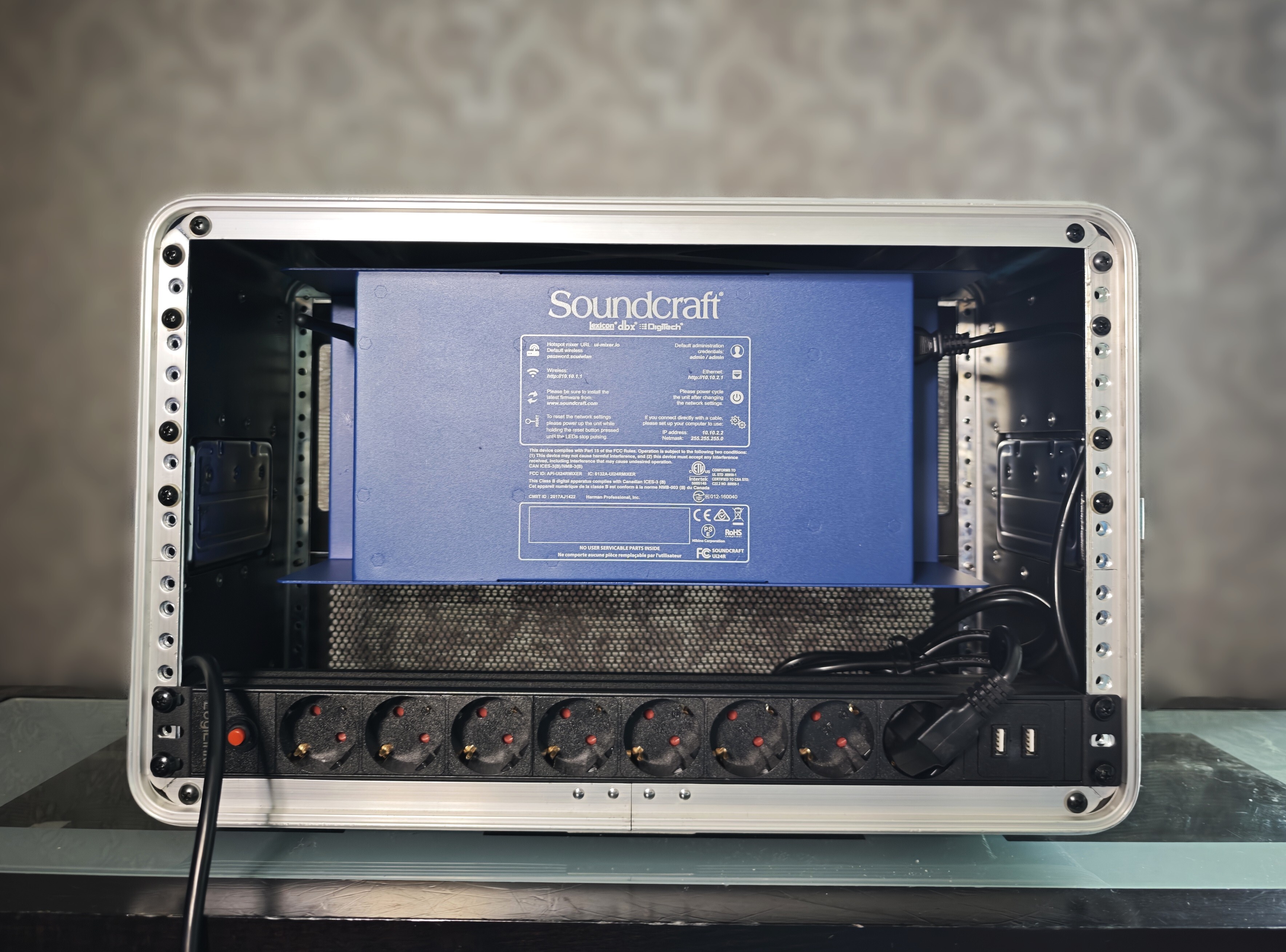 Soundcraft Ui24R (78656)