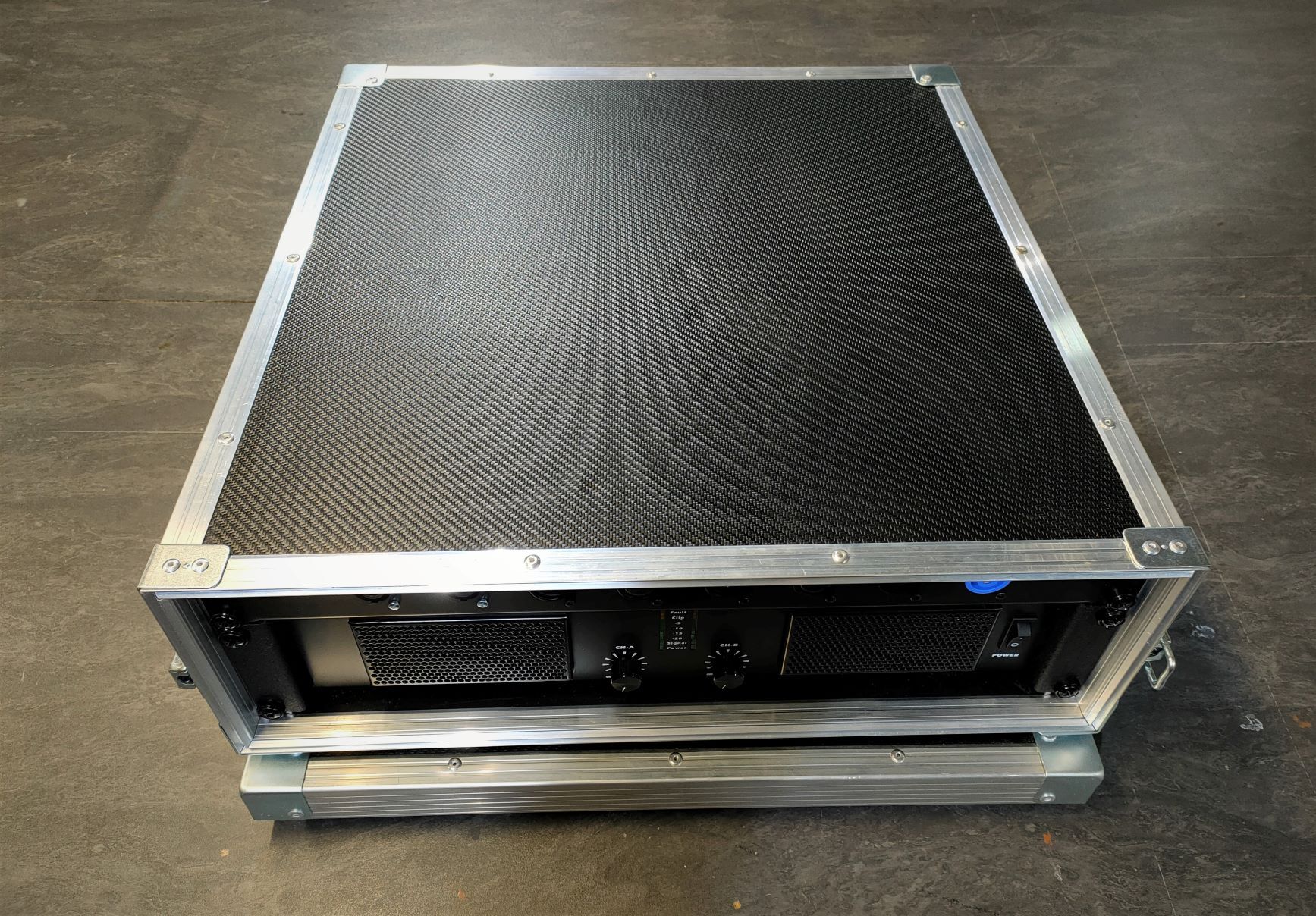 The-T-Amp TSA 4000   2