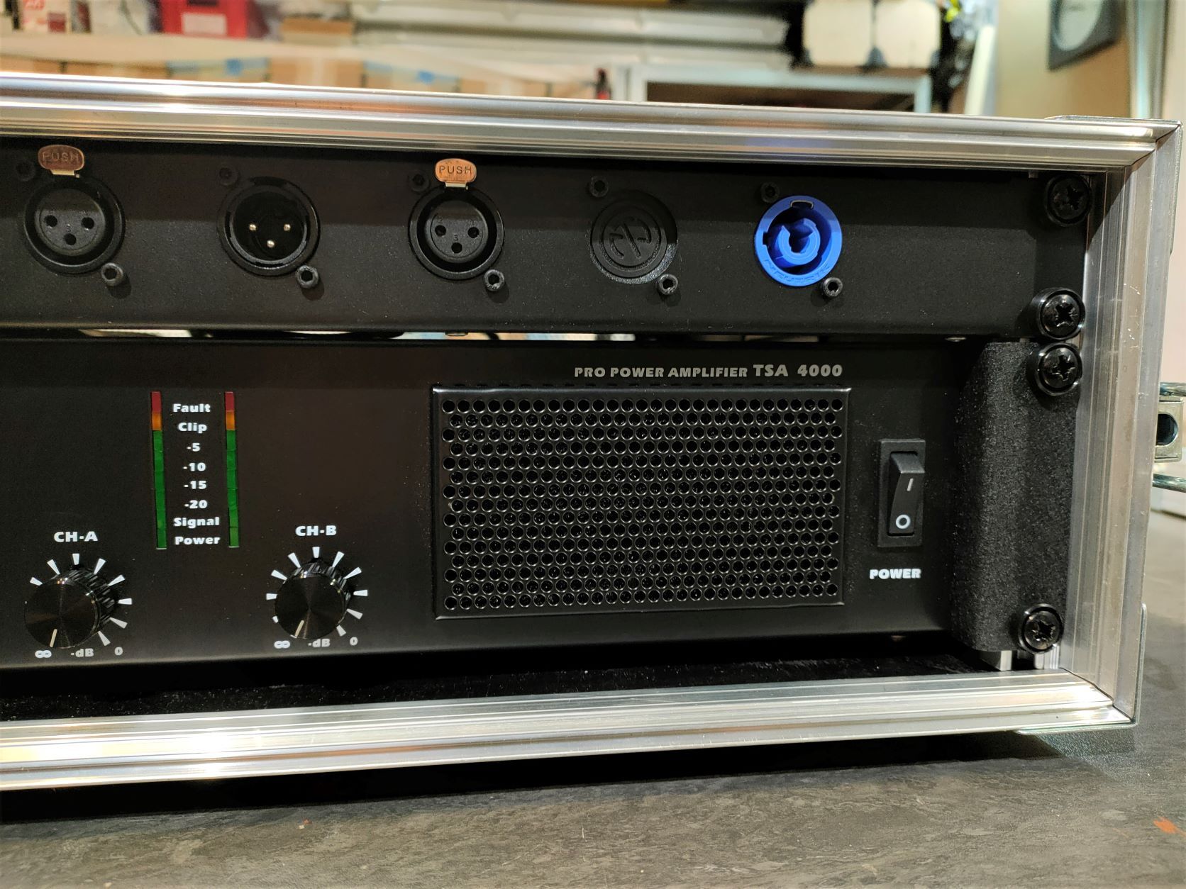 The-T-Amp TSA 4000   3