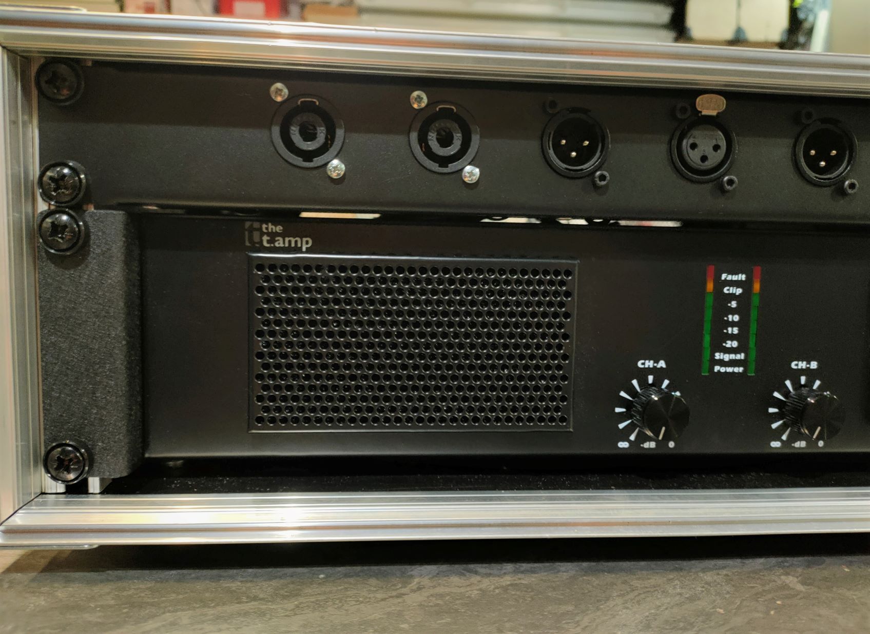 The-T-Amp TSA 4000   6