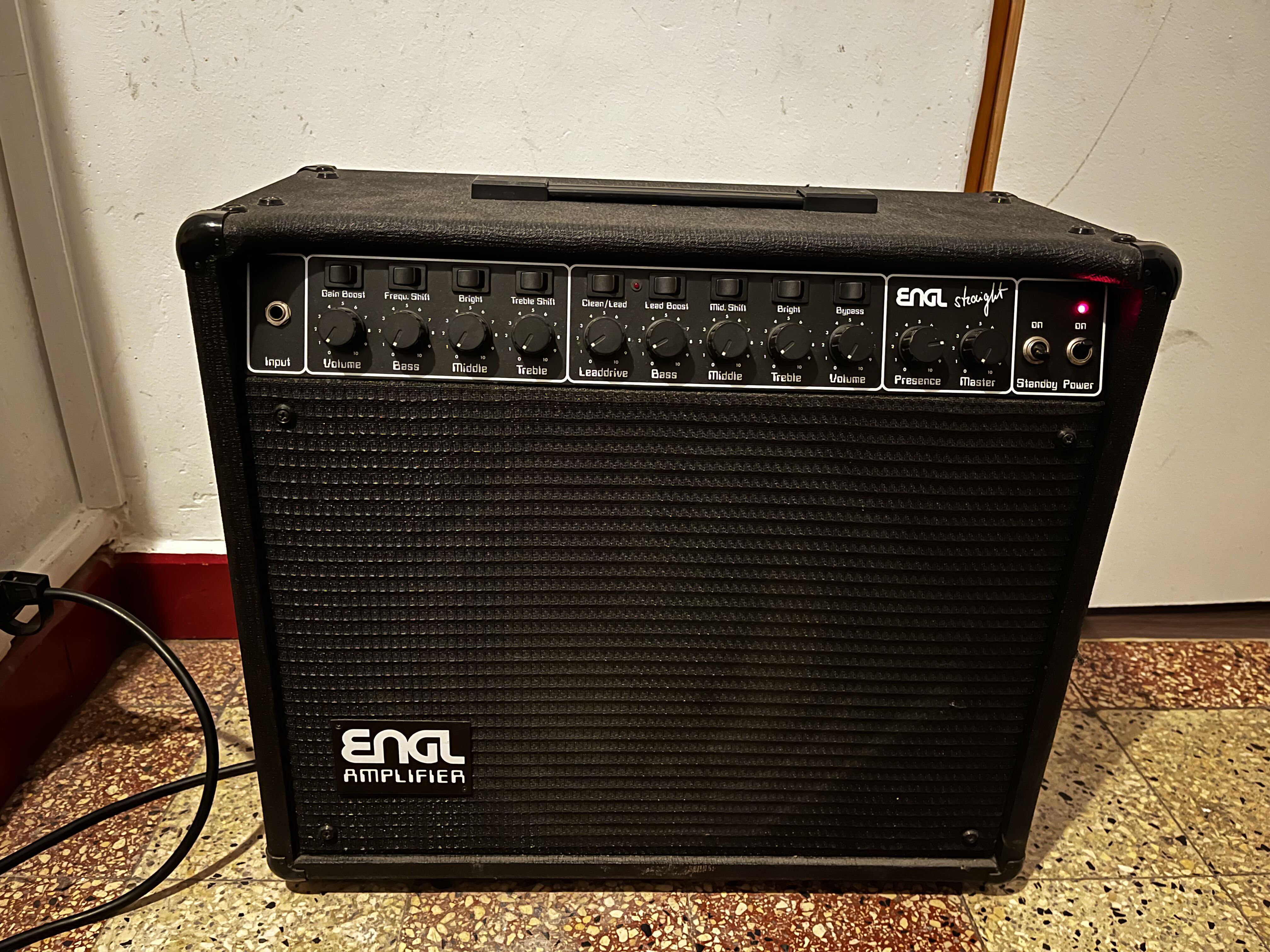 Vends AMPlI ENGL straight combo 100W Lampes